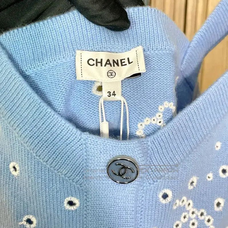 Chanel Chanel Summer Blue Crop Top with Embroidery . Size S / US 4 / IT 40 - 6 Thumbnail
