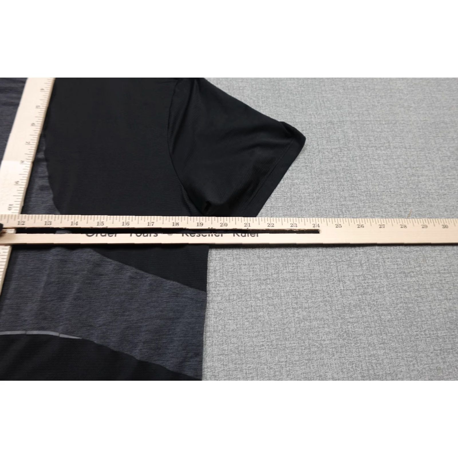 Lululemon Lululemon Shirt Mens M Black Short Sleeve Running Reflective Tee Athletic Size US M / EU 48-50 / 2 - 7 Thumbnail