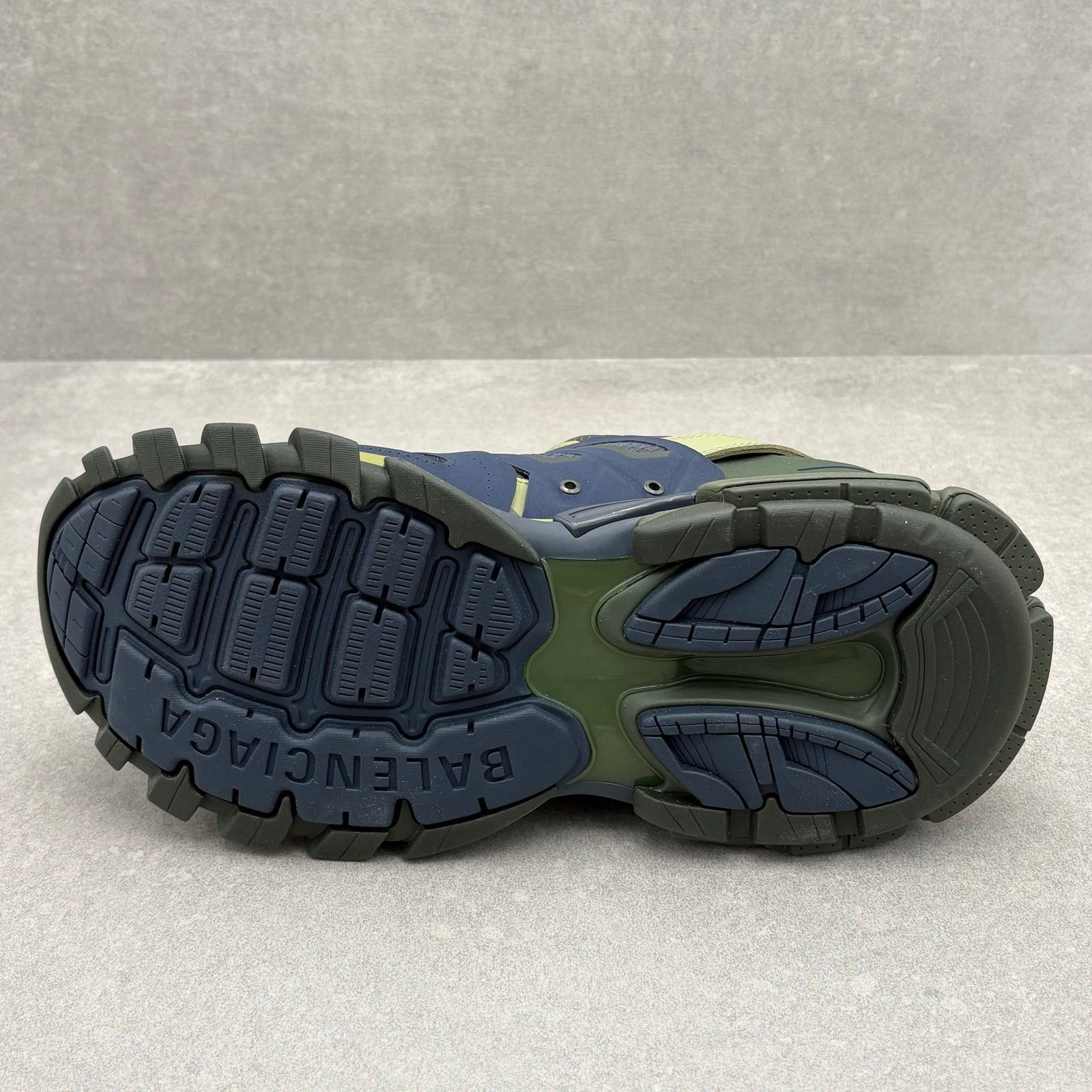 Balenciaga New! Balenciaga Track Sneaker ' Green Navy ' | 42 (9 US) Size US 9 / EU 42 - 6 Thumbnail