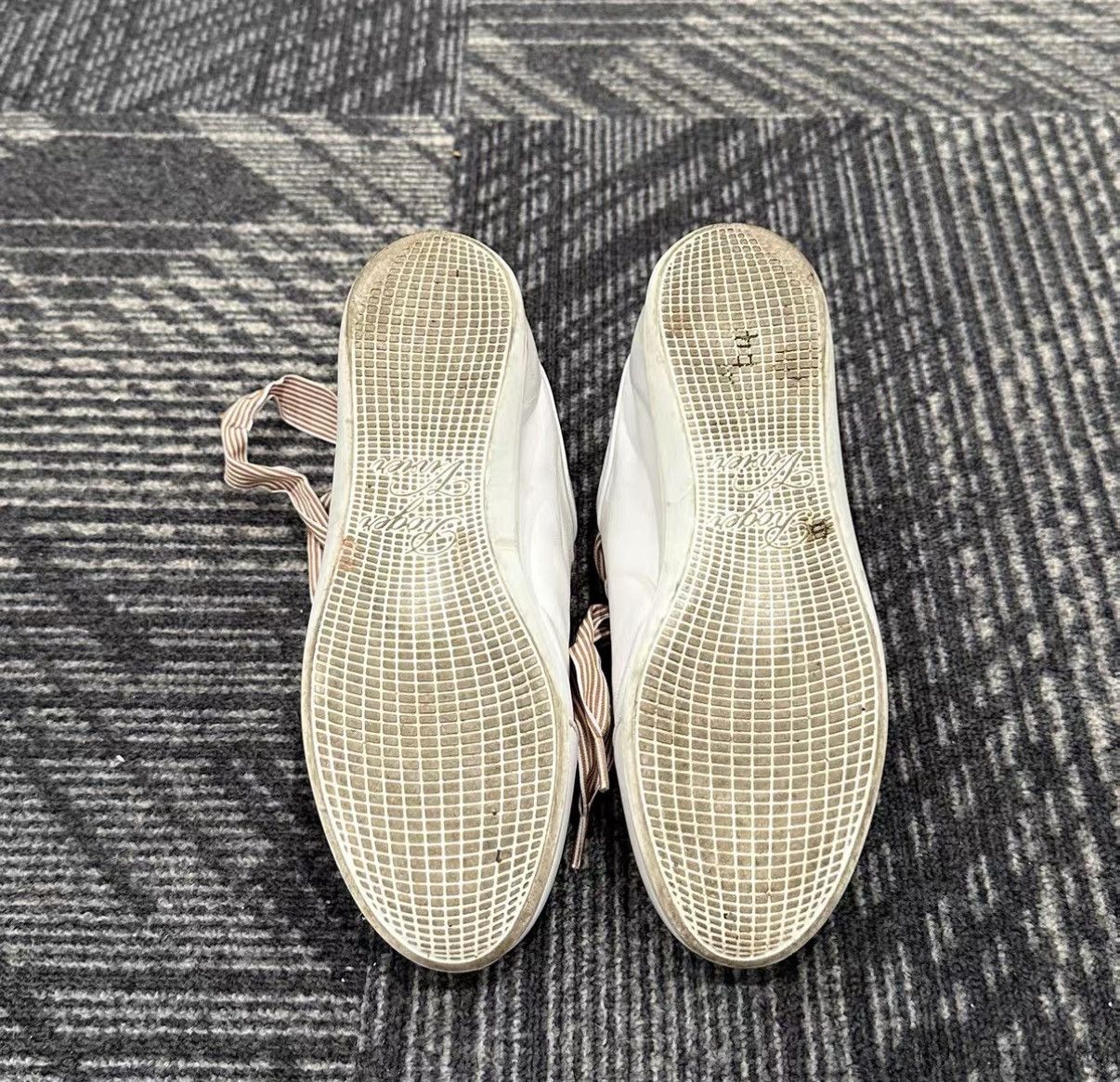 Roger Vivier Roger Vivier Bow White Casual Sneakers J42 Size US 4.5 / IT 34.5 - 6 Thumbnail