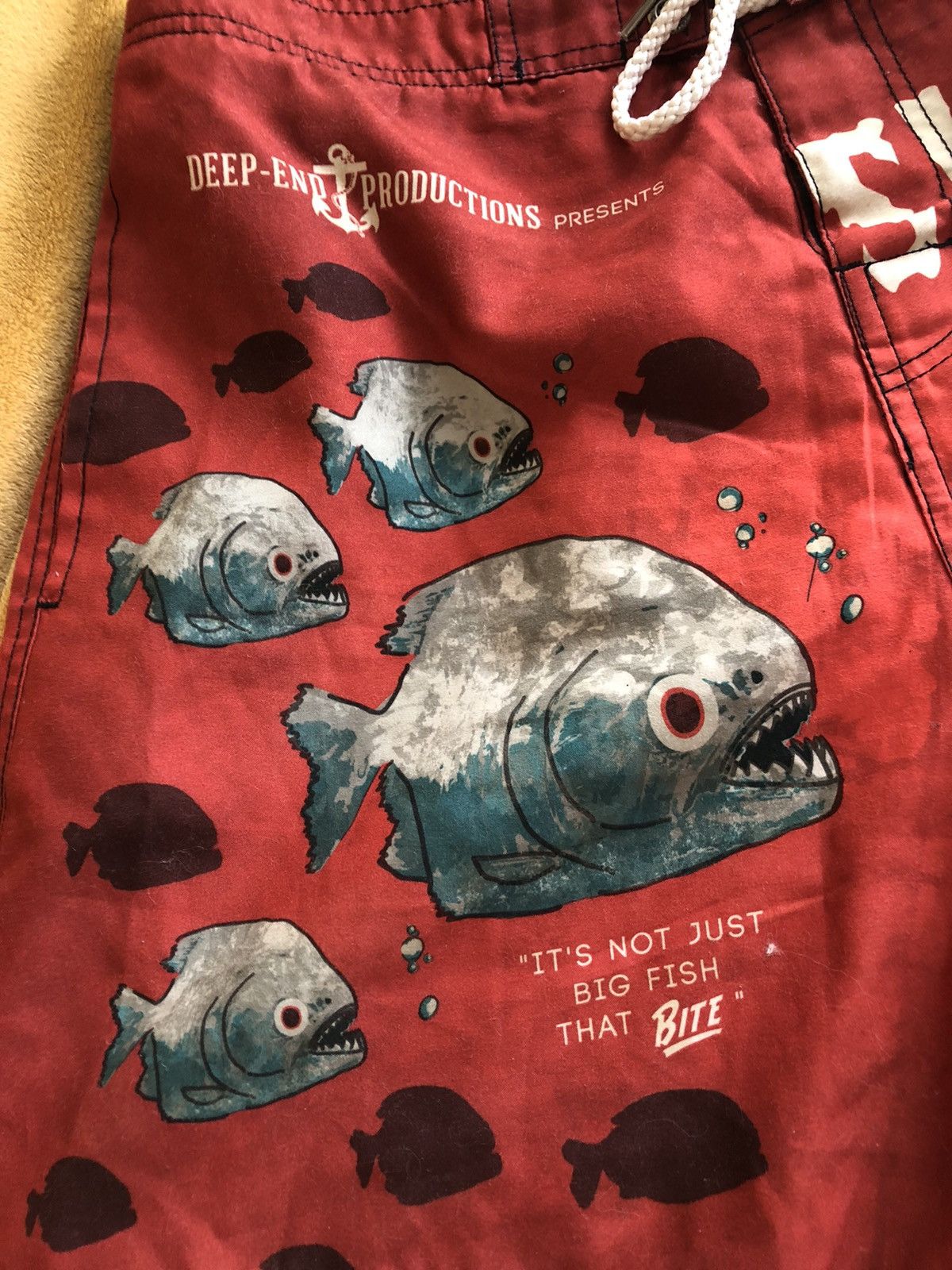 Vintage SINK OR SWIM JAWS MOVIE SURF SPORT SHORTS Size US 32 / EU 48 - 3 Thumbnail