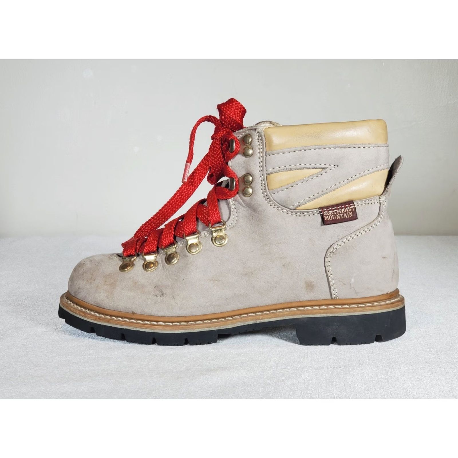 Pop Trading Company VINTAGE 90s Northeast Mountain Trading Company Hiking Boots Light Gray Nubuck Women’s US 8.5 1371-40 Boots Size US 9 / IT 39 - 5 Thumbnail