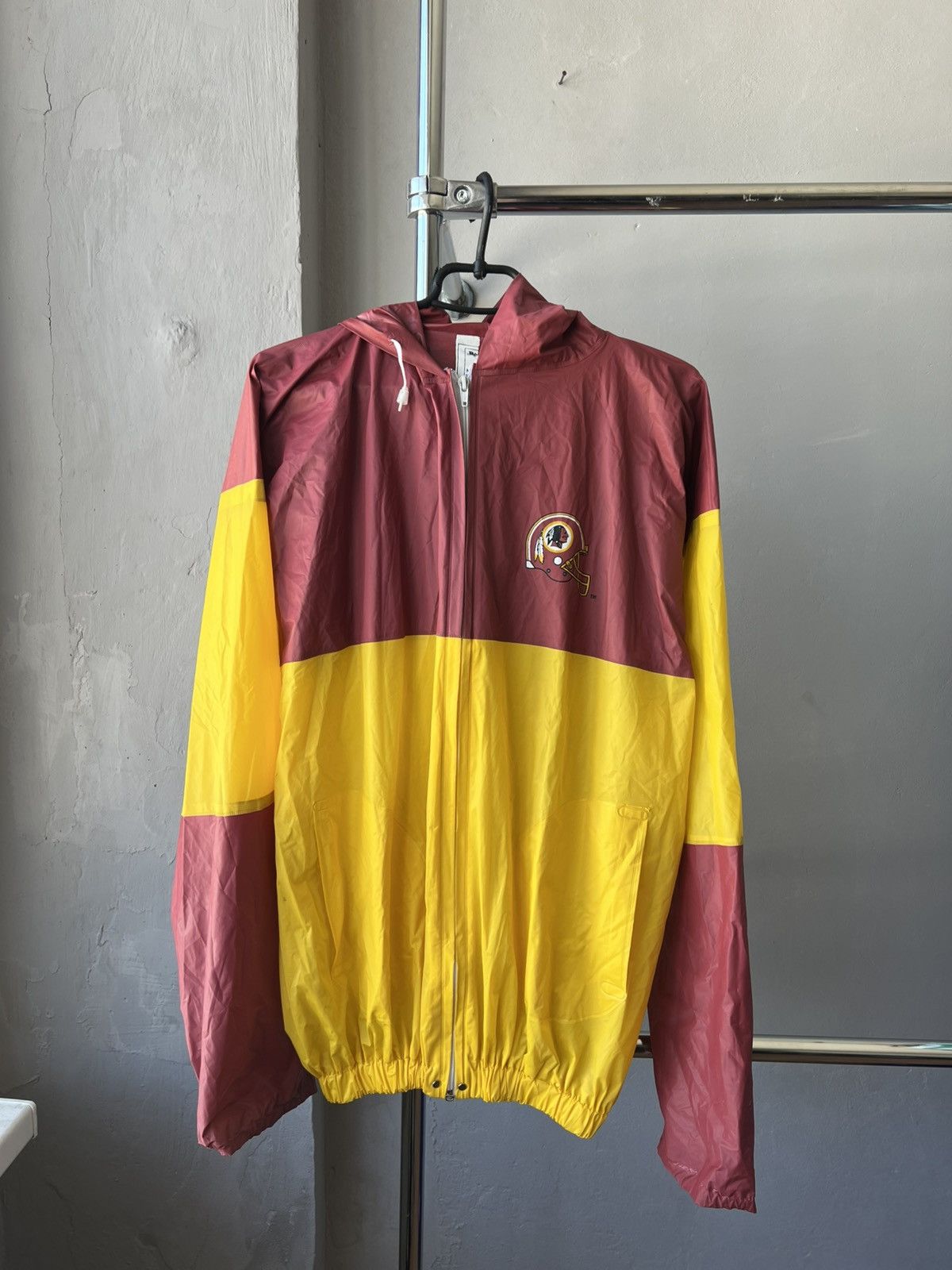 NFL 1994 NFL WASHINGTON REDSKINS VINTAGE RAINCOAT/JACKETRAINMATE Size US L / EU 52-54 / 3 - 2 Thumbnail