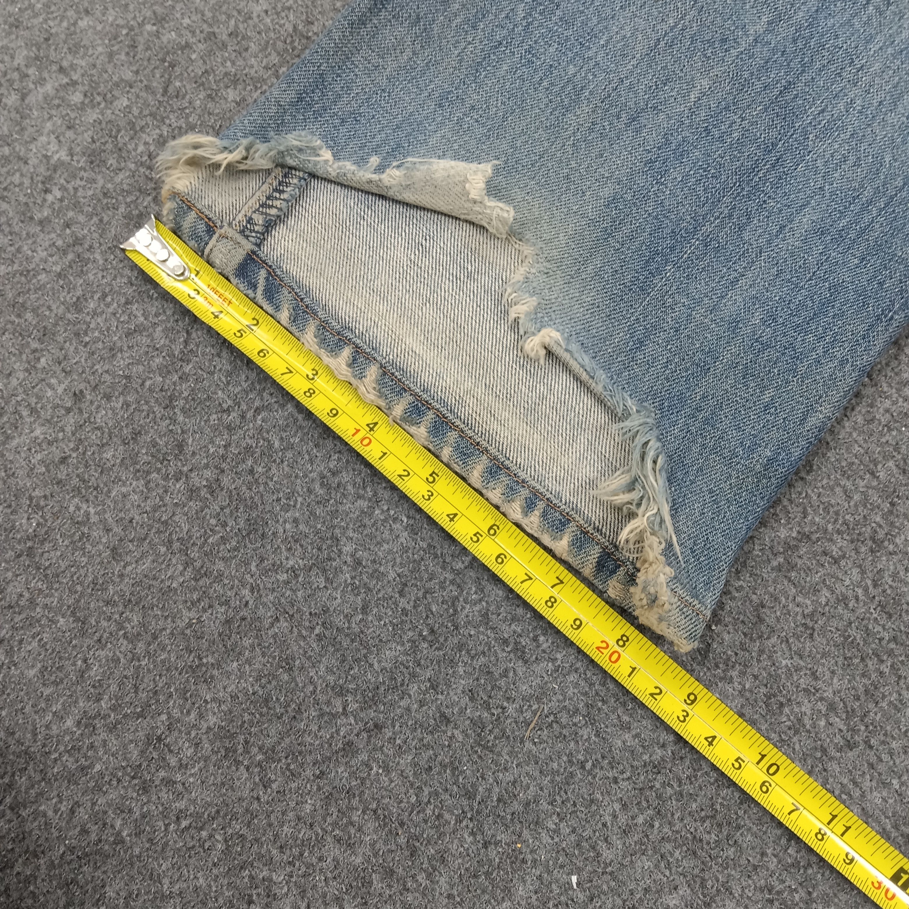 Levi's × Vintage Levi's 551 Z American Big E Distressed SelvedgeDenim Jeans Size US 29 - 15 Thumbnail