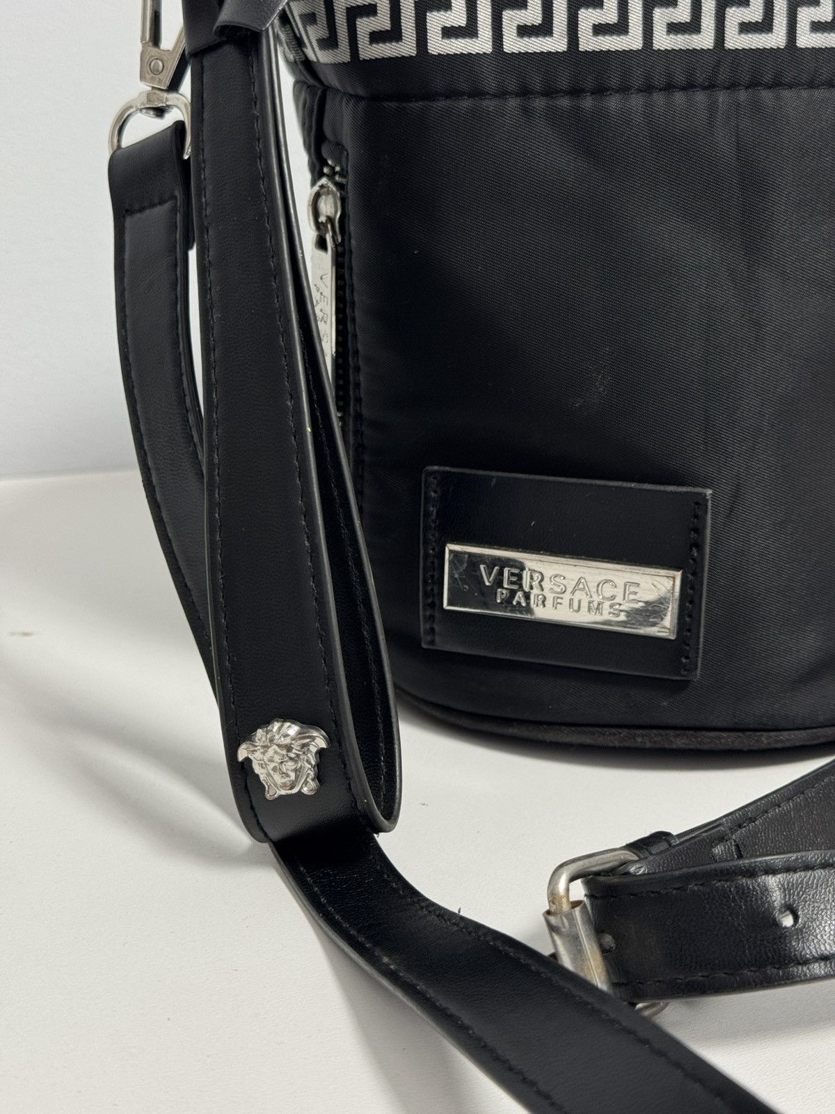 Versace Versace Parfums Black Carry Handbag Totebag And Sports Bag Size ONE SIZE - 7 Thumbnail