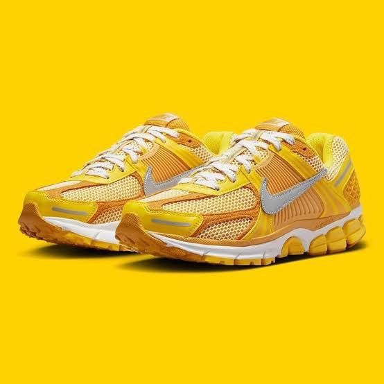 Nike Zoom Vomero 5 'Yellow Ochre" Rare Size US 11 / EU 44 - 2 Thumbnail