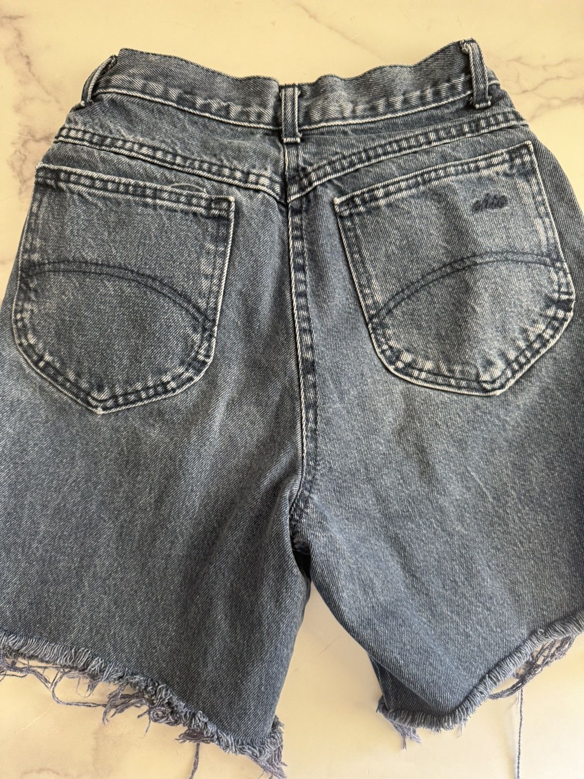 Vintage Chic high rise vintage 90s shorts blue jean Bermuda size 0 Size 25" / US 0 / IT 36 - 6 Thumbnail