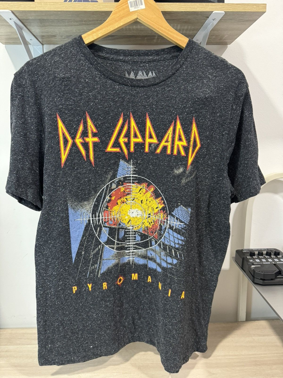 Def Leppard × Vintage Def Leppard Pyromania Size US S / EU 44-46 / 1 - 1 Thumbnail