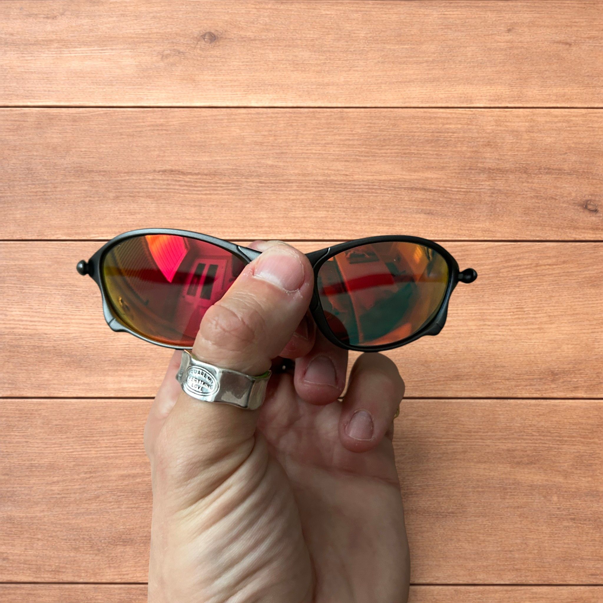 Japanese Brand Insane metal frame sunglasses in black with red lense. Size ONE SIZE - 3 Thumbnail