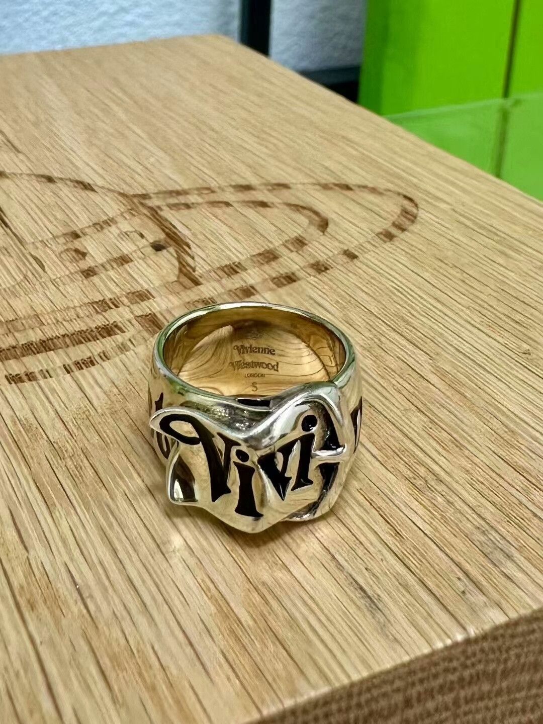vivienne westwood gold saturn ring