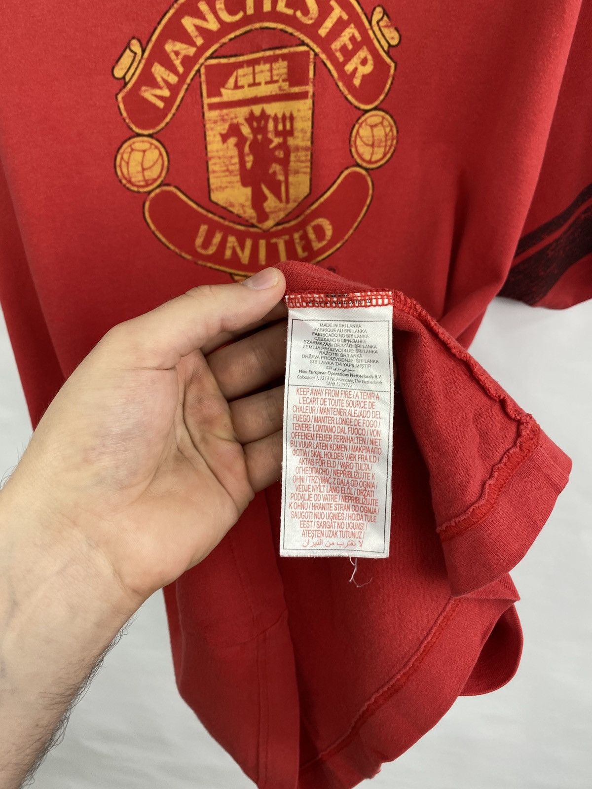 Nike 🏴󠁧󠁢󠁥󠁮󠁧󠁿 Vintage 90s Manchester United Nike T-Shirt Rare Retro Y2K Size US XL / EU 56 / 4 - 6 Thumbnail
