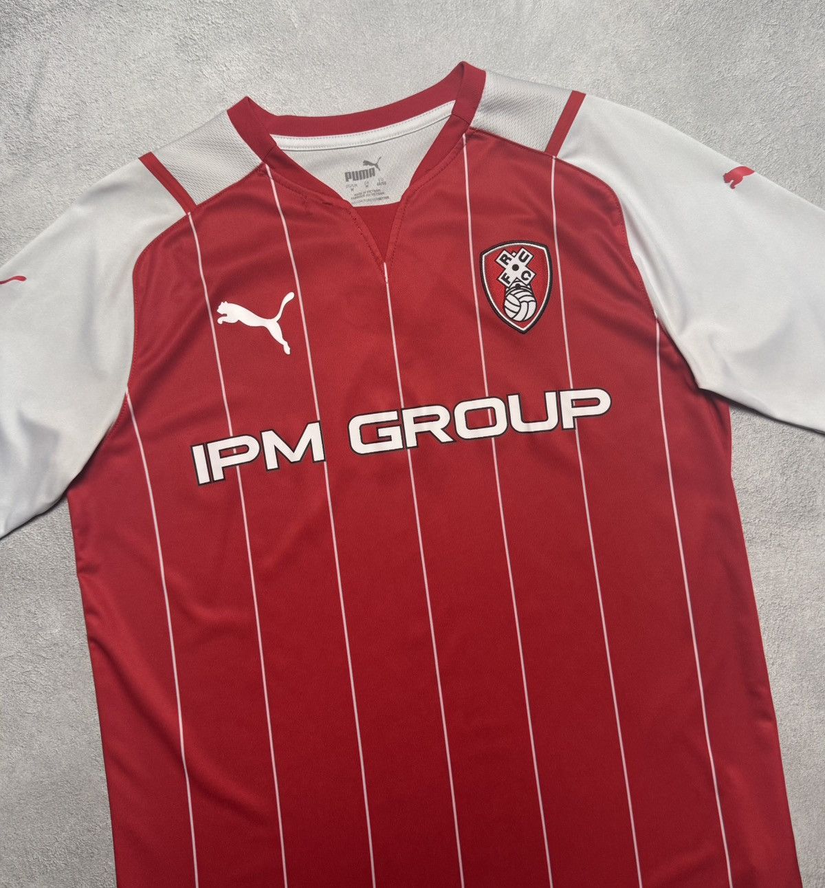 Puma Rotherham United 2021 2022 Home Shirt Soccer Jersey Puma Size US M / EU 48-50 / 2 - 3 Thumbnail