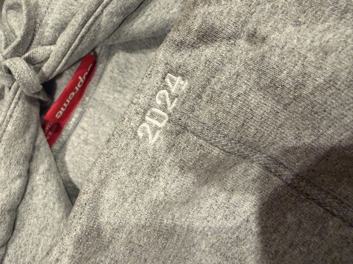 Supreme fw24 heather grey box logo hoodie Size US M / EU 48-50 / 2 - 6 Thumbnail