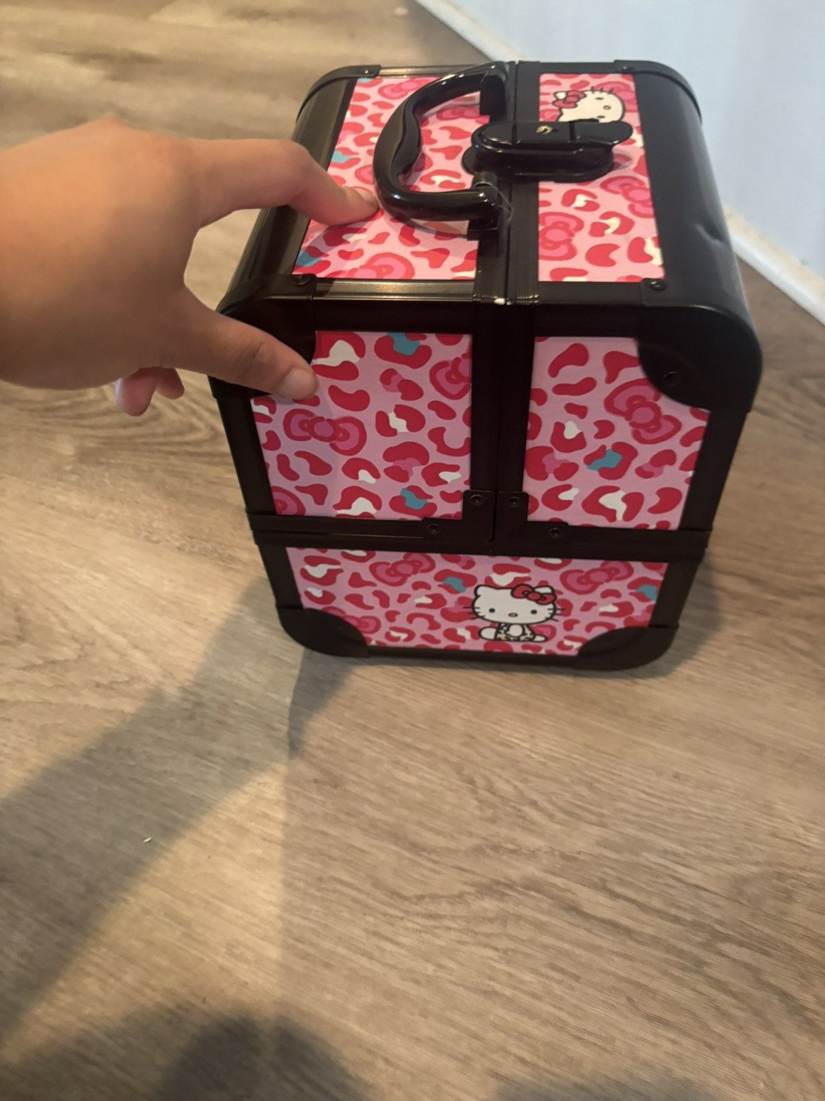 Other Impressions Vanity Hello Kitty SlayCube makeup travel case Size ONE SIZE - 4 Thumbnail