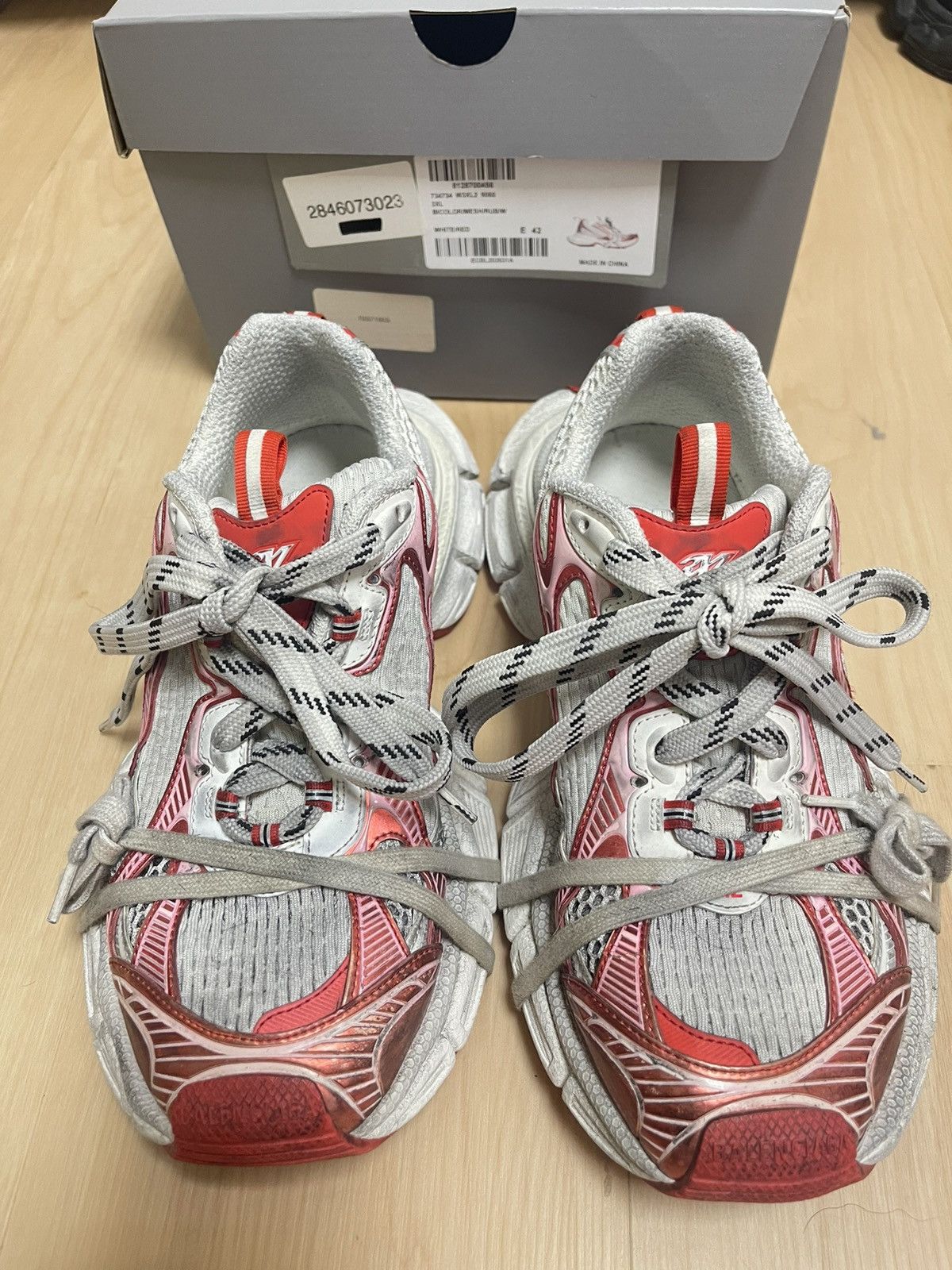 Balenciaga Balenciaga 3xl red Size US 9.5 / EU 42-43 - 4 Thumbnail