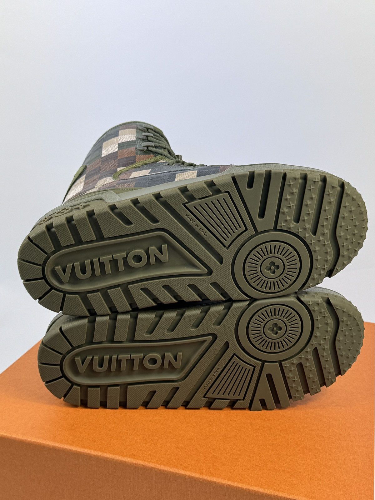 Louis Vuitton LOUIS VUITTON CAMO SNOW BOOTS TRAINERS RARE Size US 8 / EU 41 - 7 Thumbnail