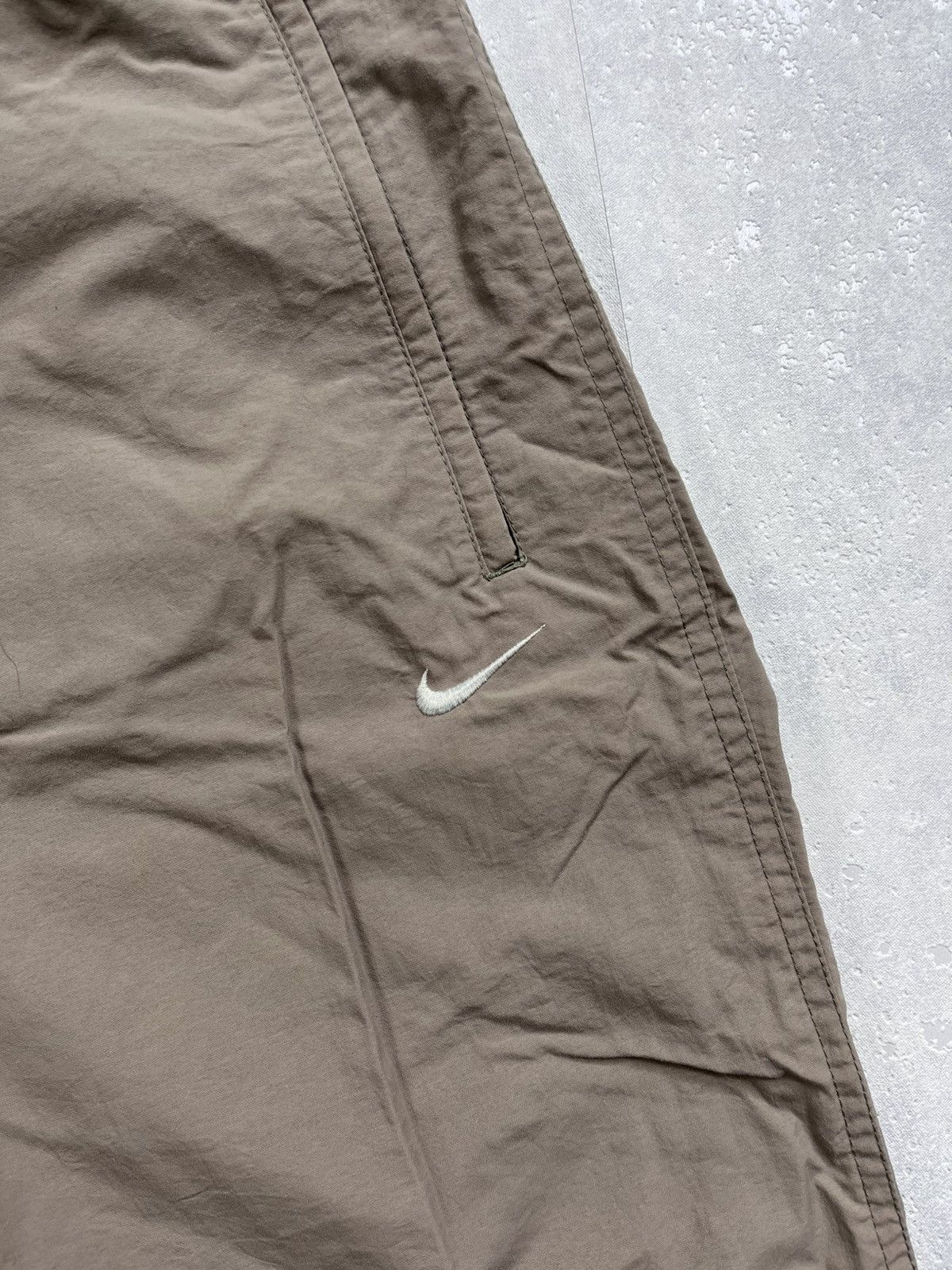 Nike 90’s NIKE RETRO BAGGY Y2K SWOOSH LOGO RARE TRACK PANTS Size US 34 / EU 50 - 2 Thumbnail