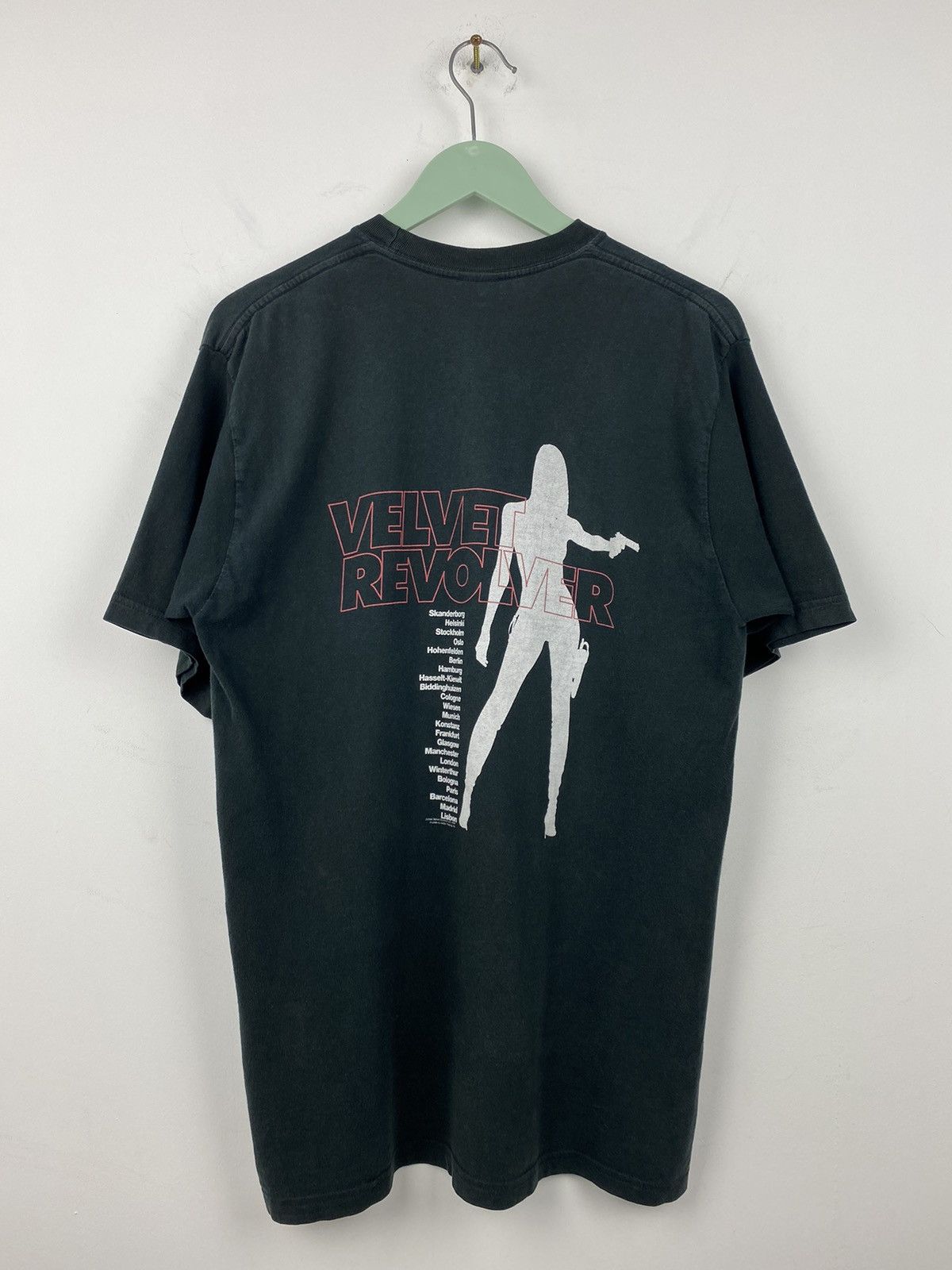 Band Tees Velvet Revolver 2004 T Shirt Tee Guns n Roses Y2K Size US M / EU 48-50 / 2 - 9 Thumbnail