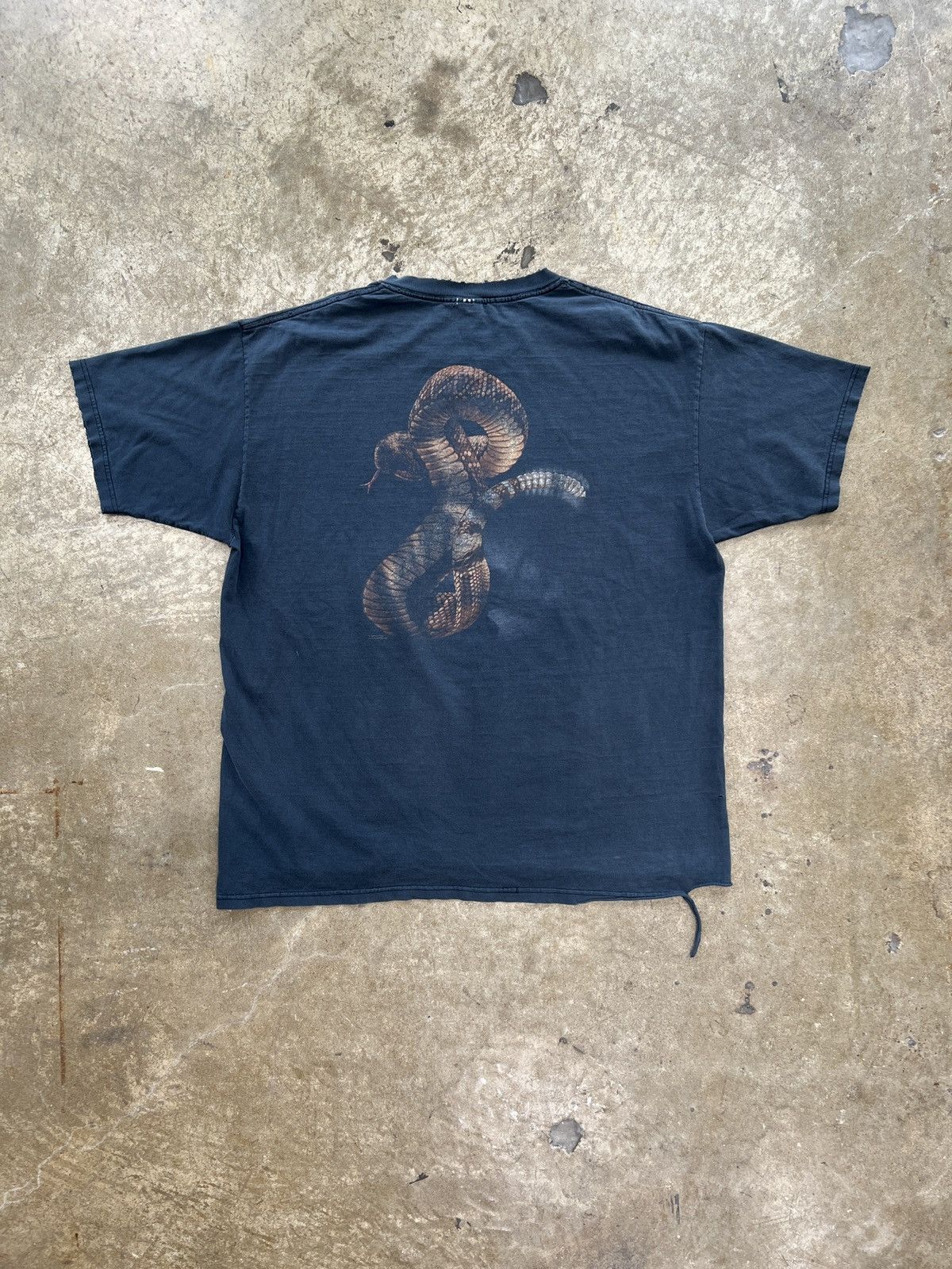 Vintage Vintage Rattlesnake Breakthrough Distressed Tee XXL Size US XXL / EU 58 / 5 - 4 Thumbnail