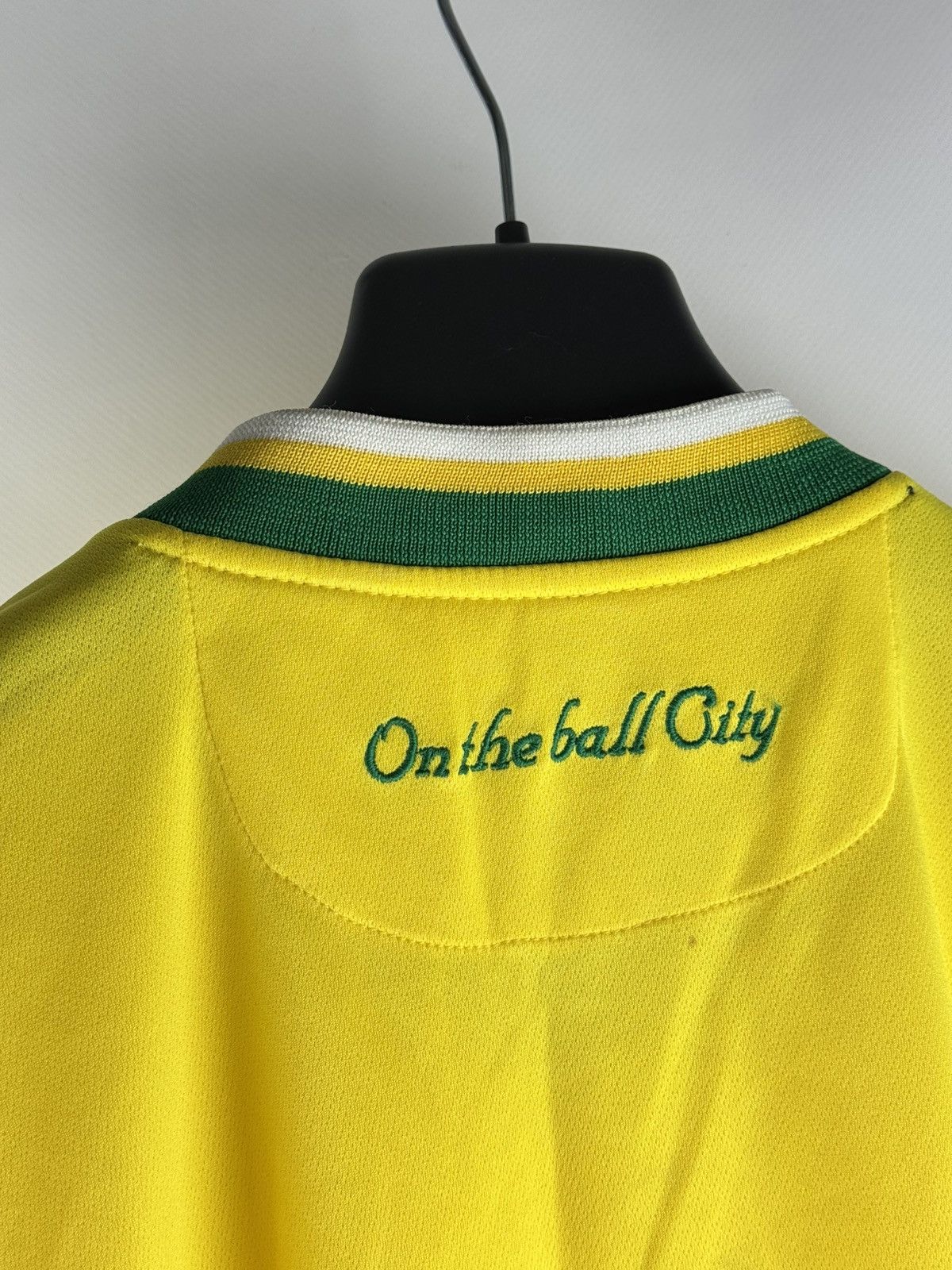 Errea Norwich City Home Football Soccer Jersey Shirt Errea 2011/12 Size US S / EU 44-46 / 1 - 7 Thumbnail