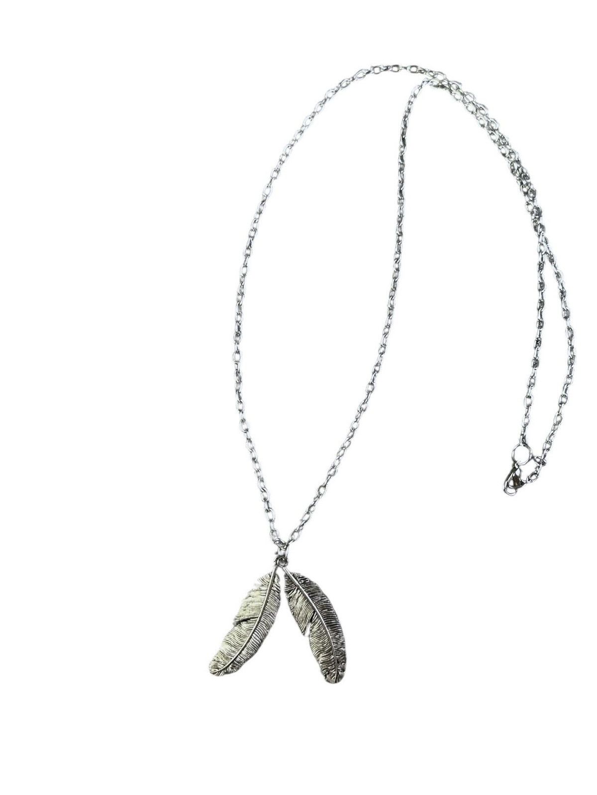 Native 2000s JAPANESE MADE TRIBAL INSPIRED TWIN FEATHERS NECKLACE Size ONE SIZE - 2 Thumbnail
