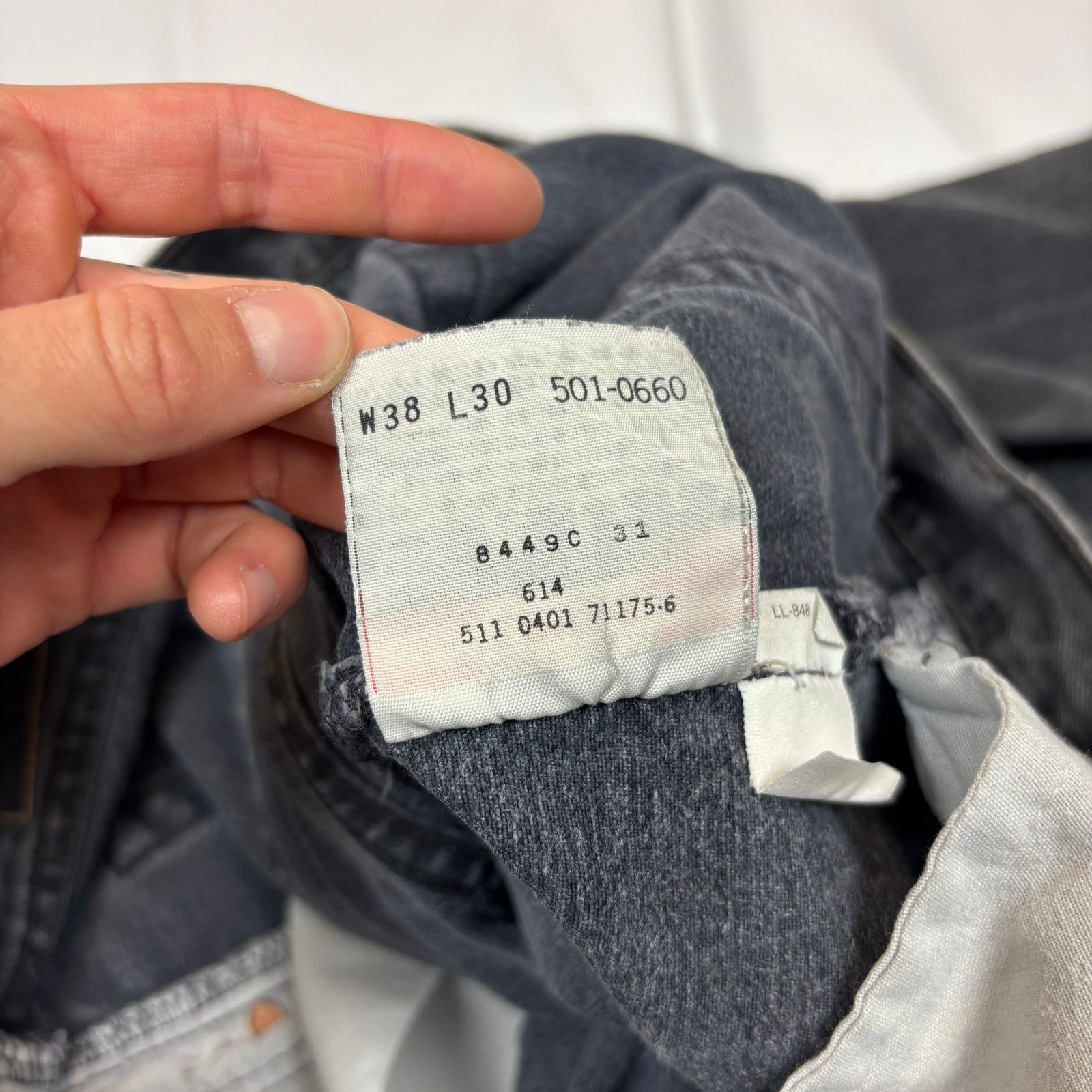 Levi's Vintage Levi's 501 Made in USA Straight Leg Jeans 35x29.5 Size US 35 - 9 Thumbnail