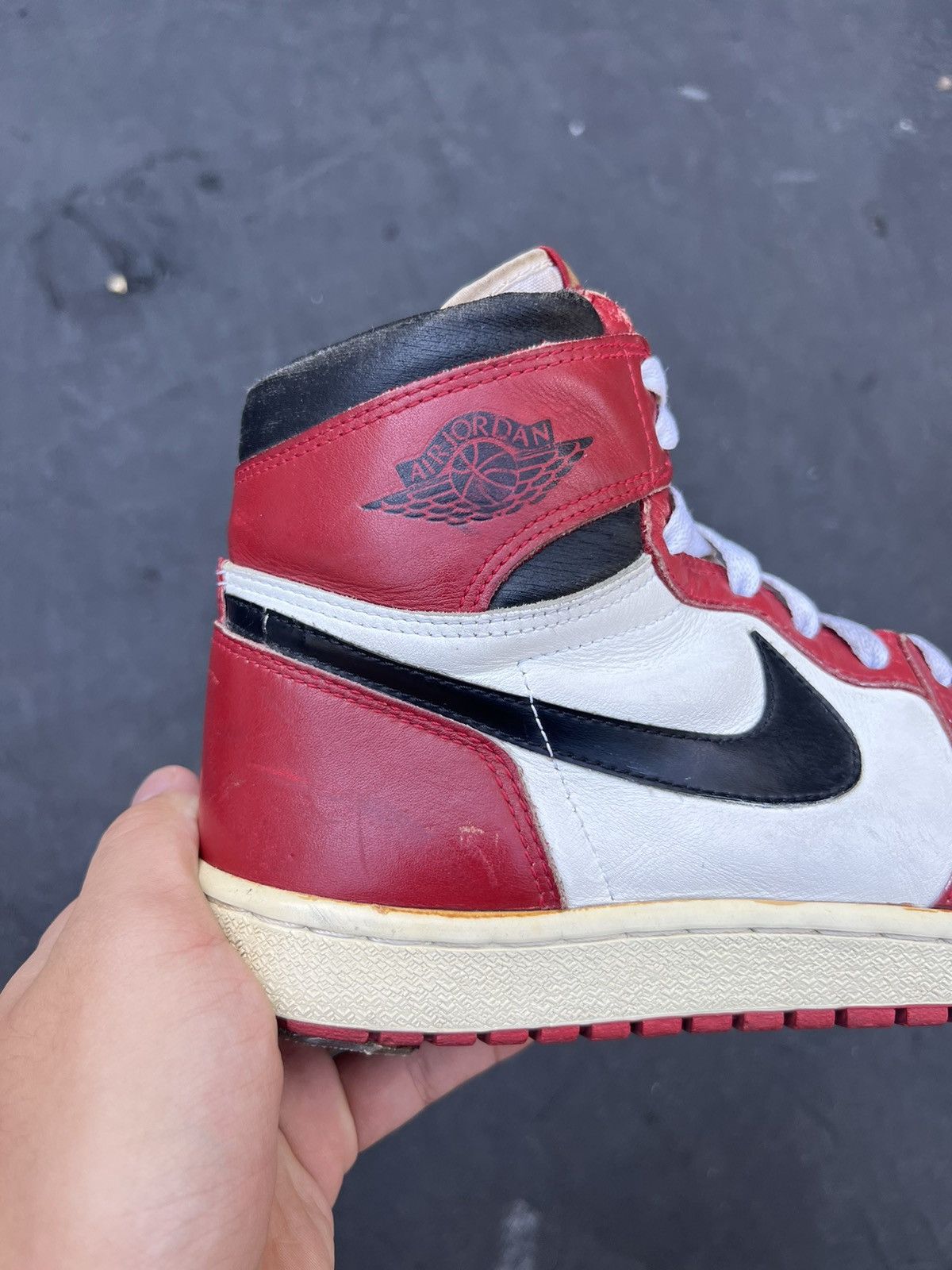 Jordan Brand Jordan 1 OG 1985 Chicago Size US 9.5 / EU 42-43 - 8 Thumbnail