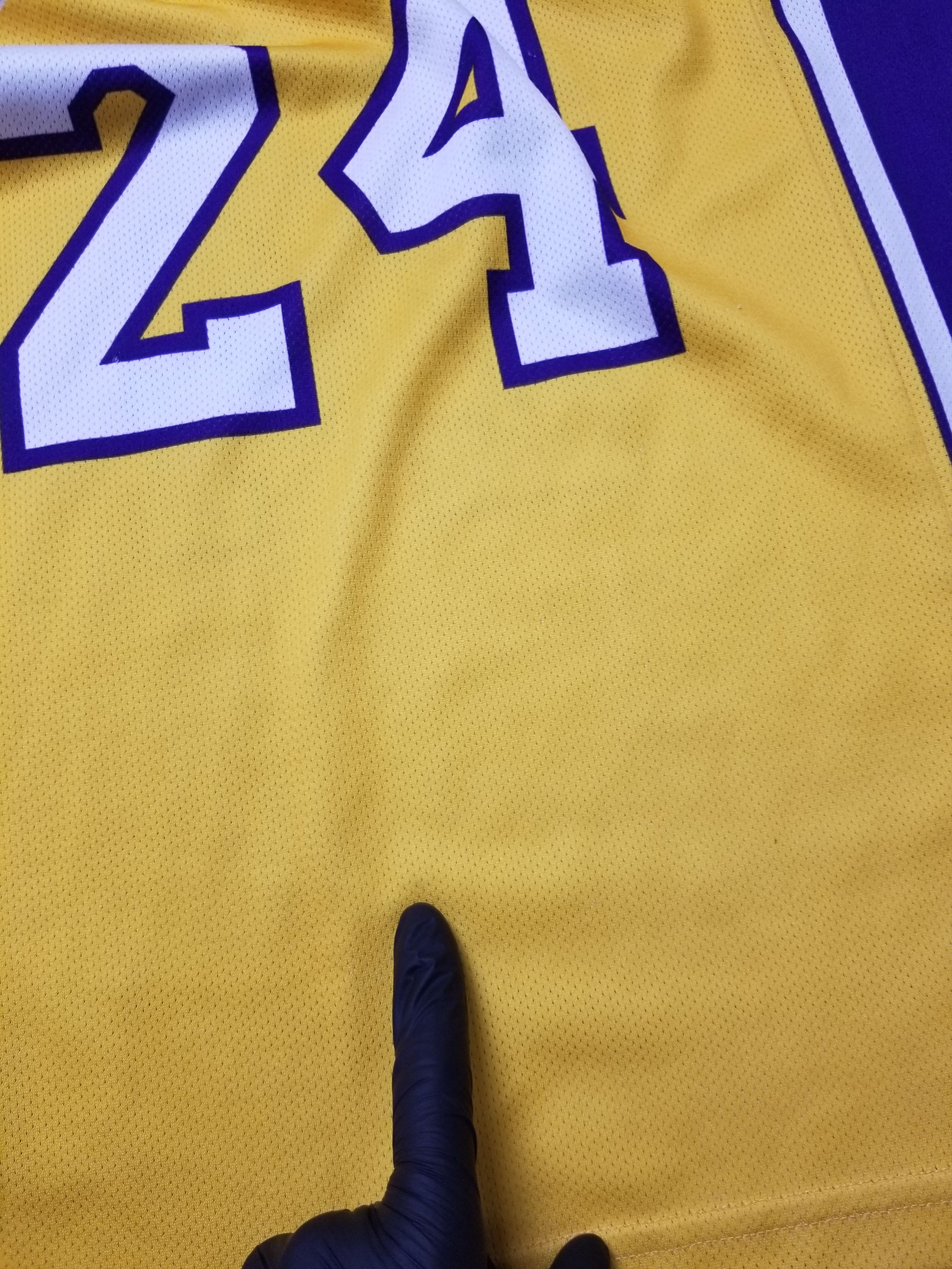 Champion KOBE BRYANT #24 LOS ANGELES LAKERS BASKETBALL NBA JERSEY Size US S / EU 44-46 / 1 - 8 Thumbnail