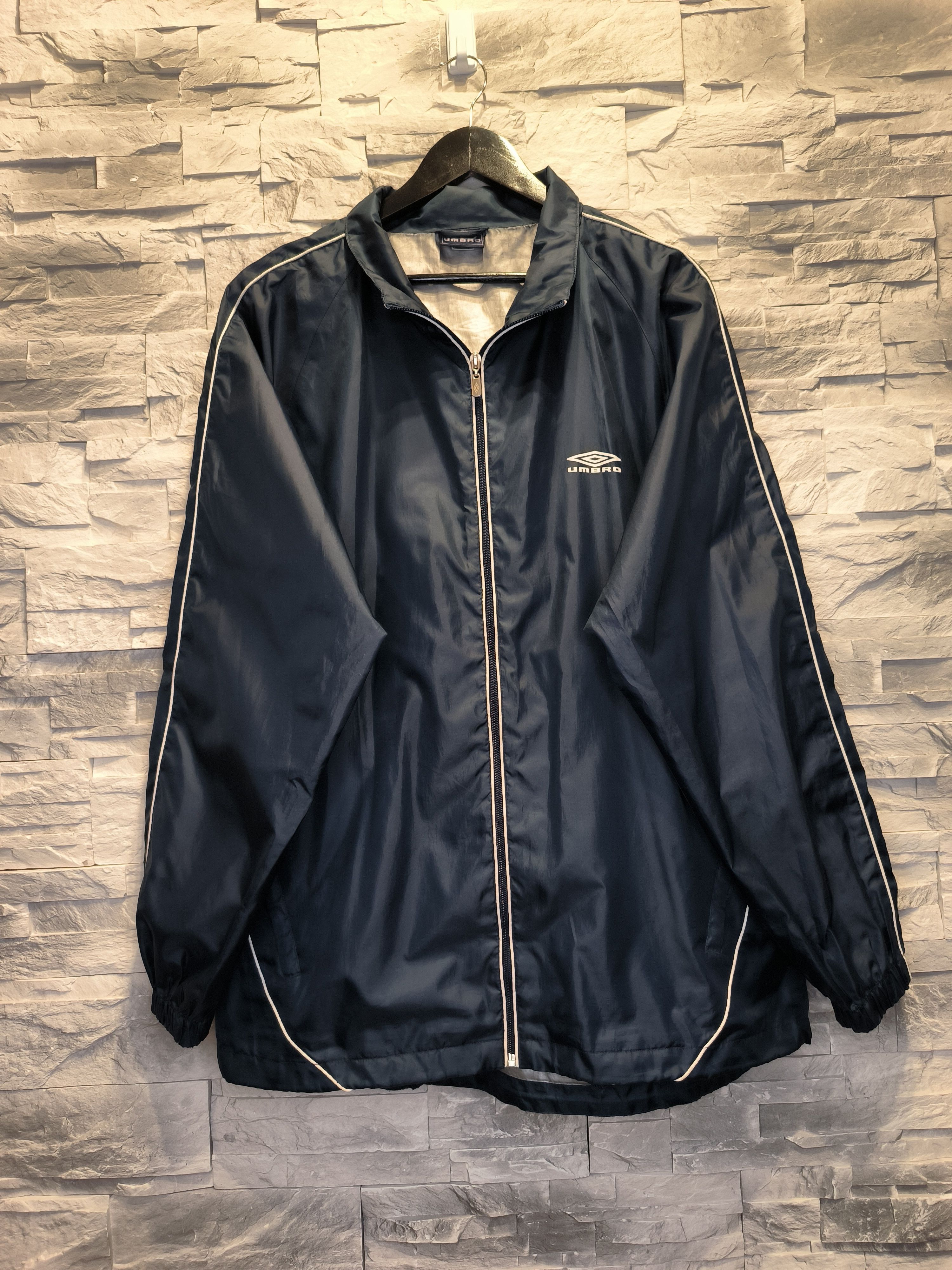 Umbro × Vintage Vintage Umbro Big Logo Jacket Windbreaker 90s Size US L / EU 52-54 / 3 - 1 Thumbnail