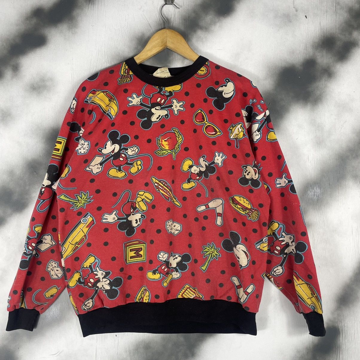 Mickey & Co. Vintage 90s Mickey Mouse All Over print Sweatshirt Size US L / EU 52-54 / 3 - 1 Thumbnail