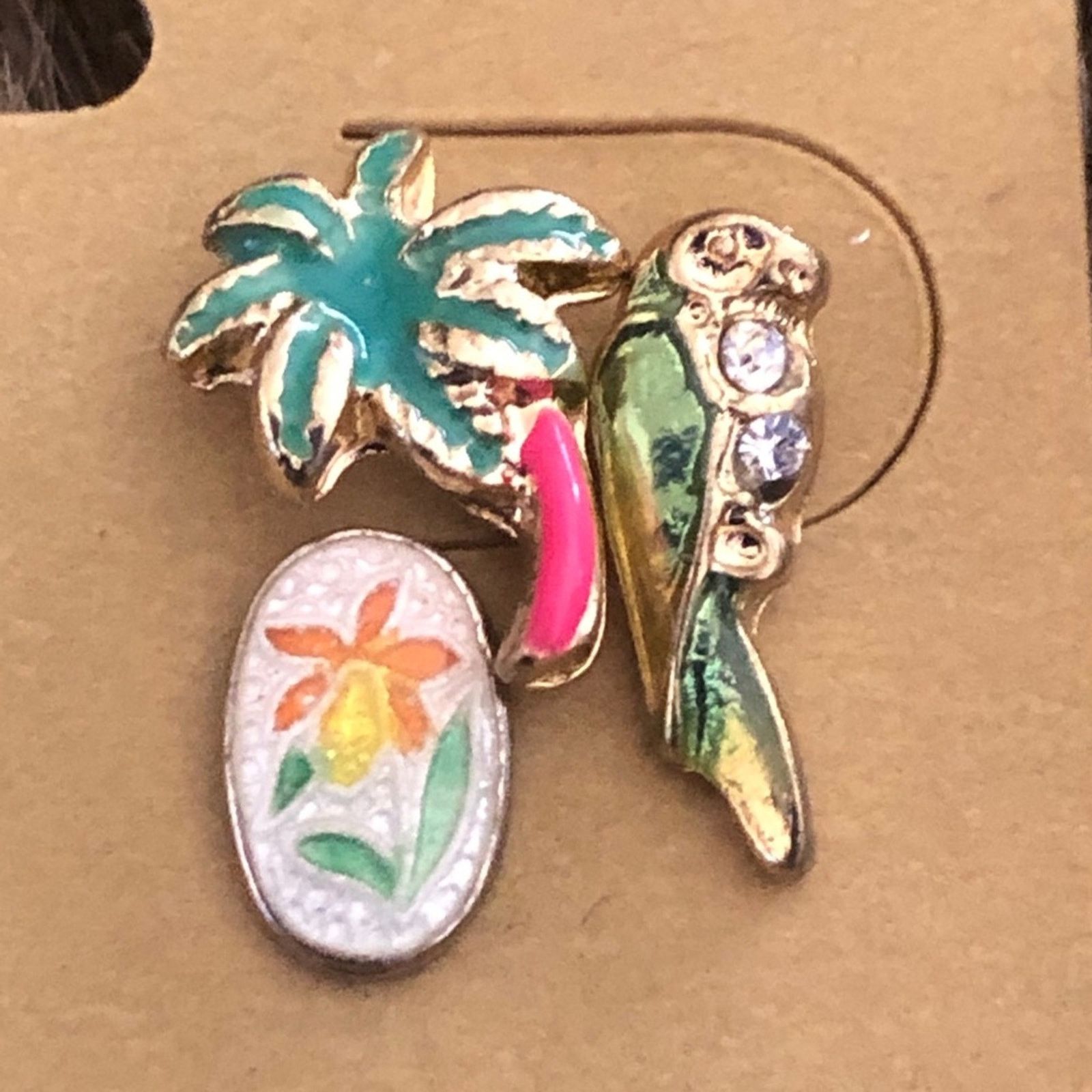 Vintage Vintage set of three tropical theme pierced earrings Size ONE SIZE - 4 Thumbnail