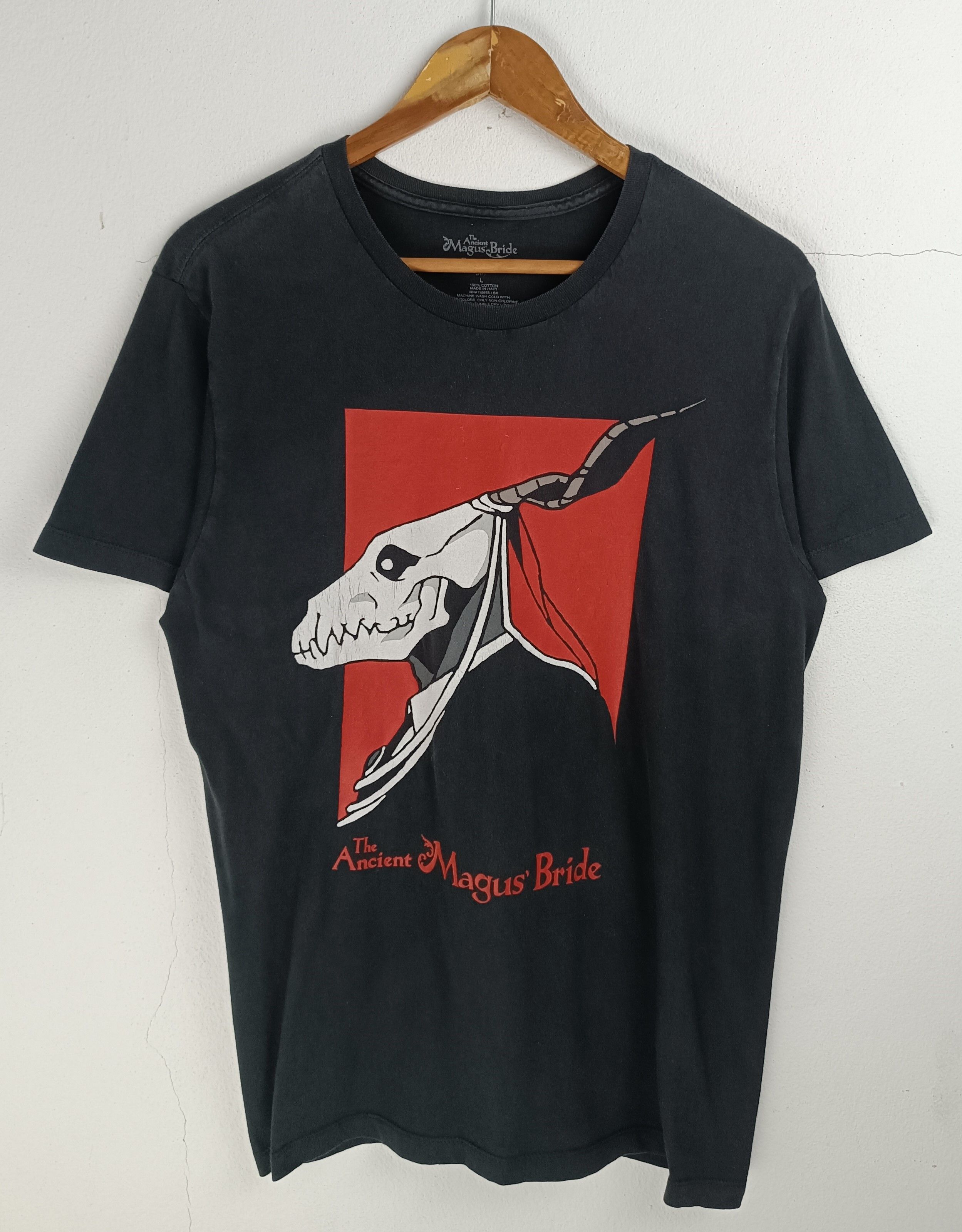 Anime VINTAGE THE ANCIENT MAGUS' BRIDE FADED MANGA COMIC TEE Size US L / EU 52-54 / 3 - 3 Thumbnail