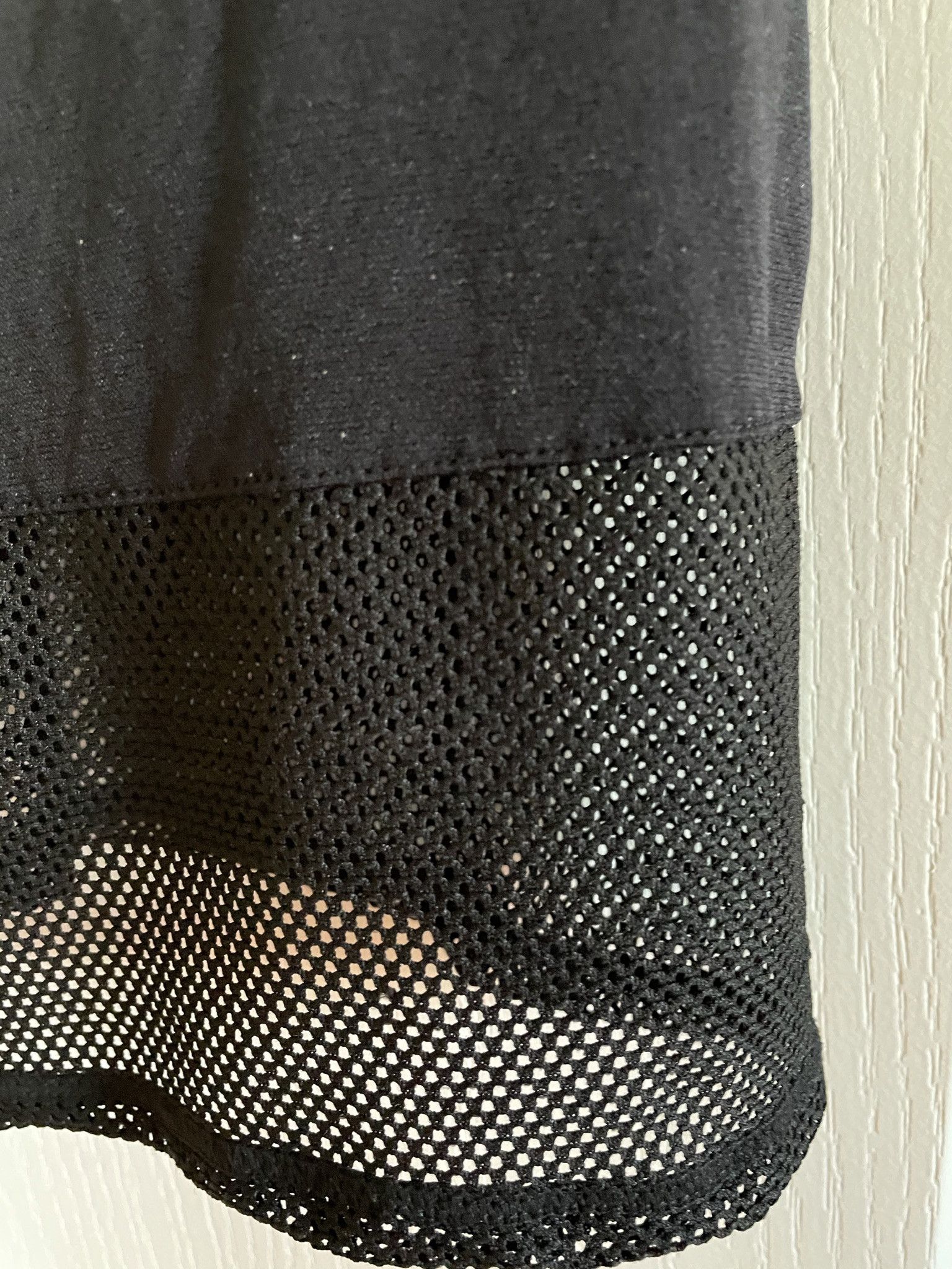 Fabletics Fabletics Black Mesh Racerback Workout Top Size S / US 4 / IT 40 - 2 Thumbnail