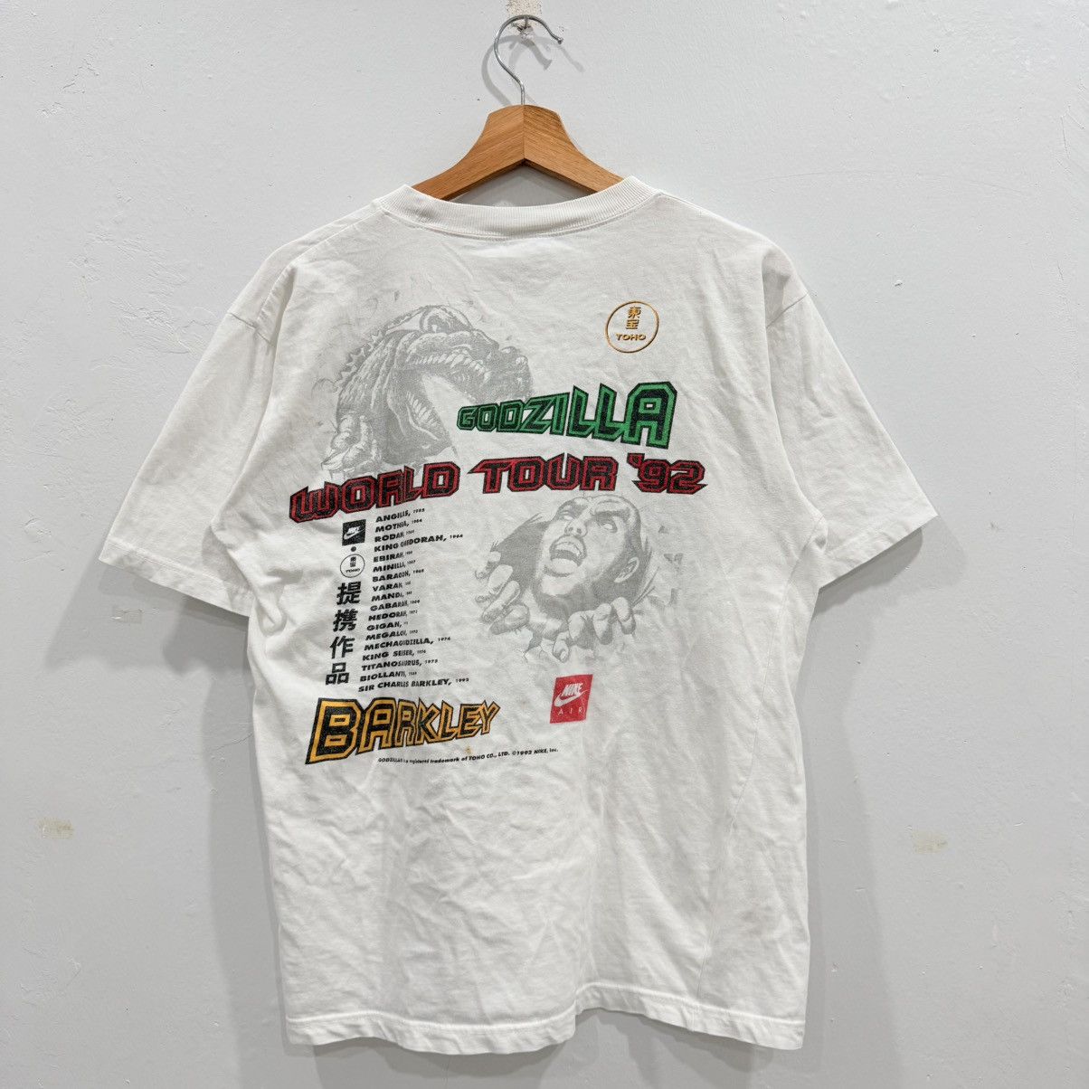 Nike Vintage Nike Godzilla vs Barkley Tee Size US M / EU 48-50 / 2 - 2 Thumbnail