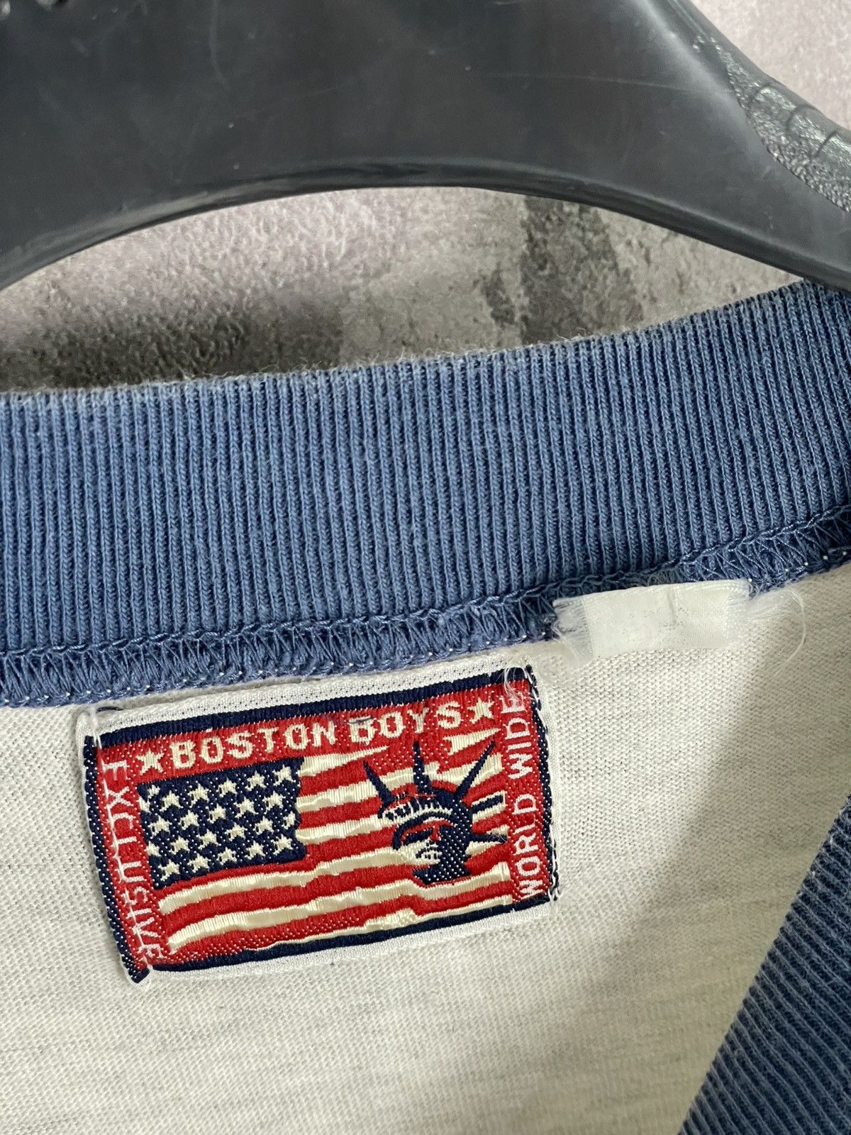 NBA × Vintage Vintage Boston Boys t shirt officially Licensed basketball Size US XL / EU 56 / 4 - 10 Thumbnail