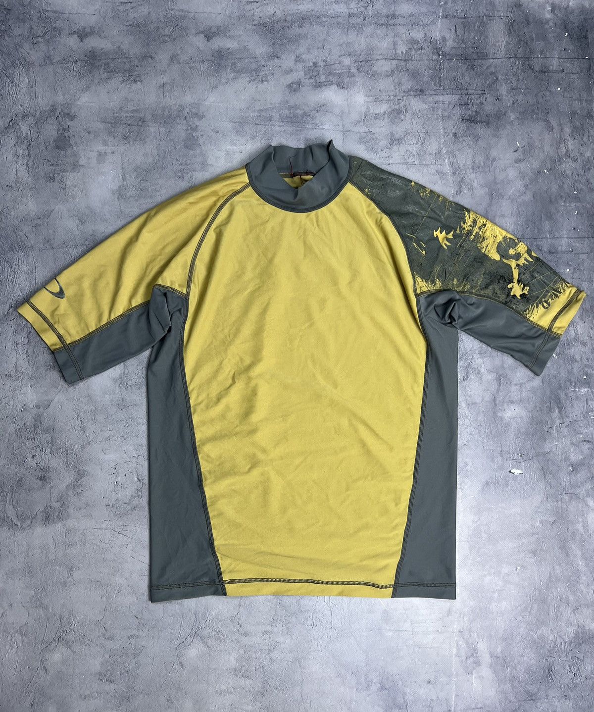 Oakley × Vintage Vtg Oakley T shirt For Surfing Size US L / EU 52-54 / 3 - 1 Thumbnail