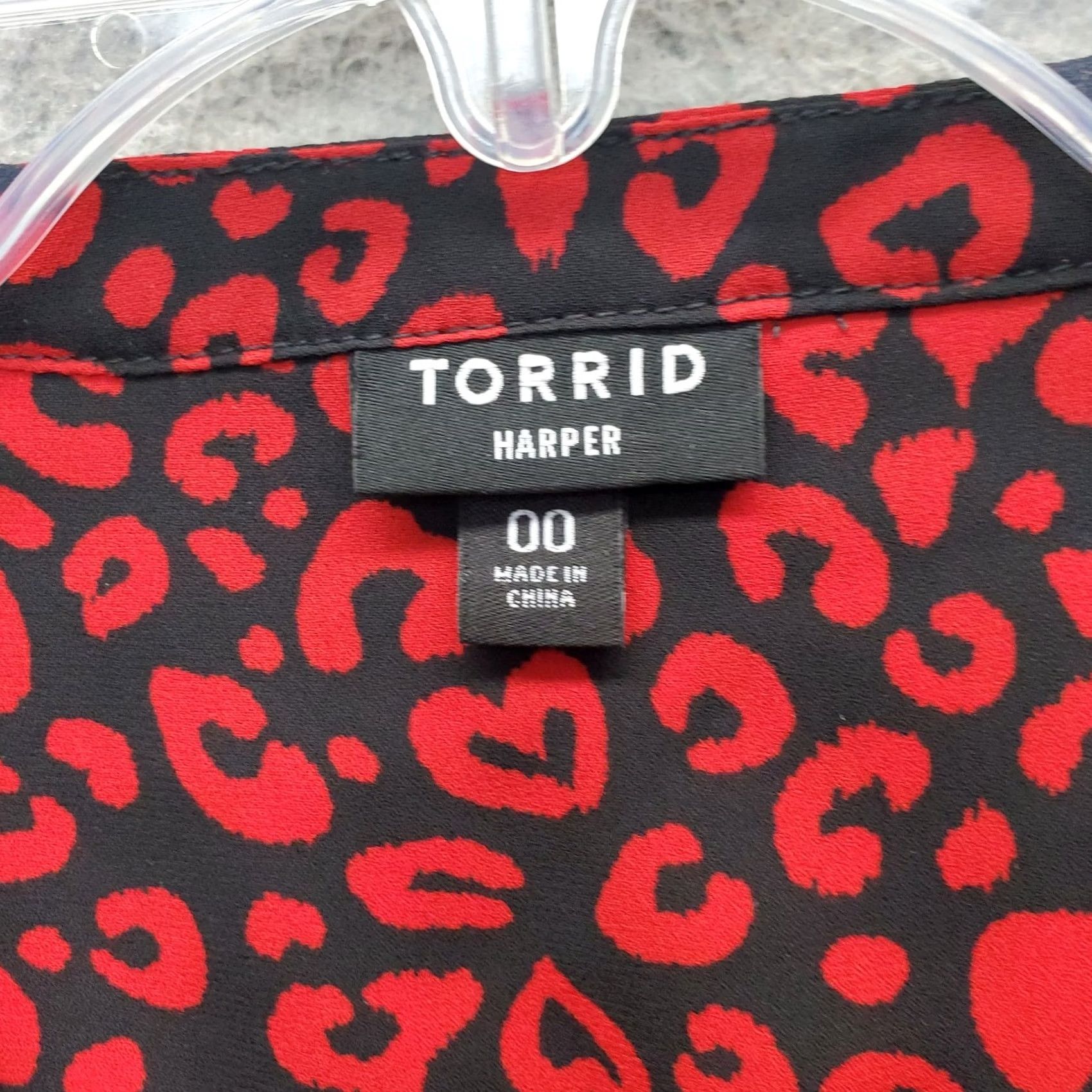 Torrid Torrid Harper Blouse Womens 00 Multi Leopard Print Roll Tab Sleeve Button Front Shirt Womens Size 00 Multicolor Leopard Print 3/4 Sleeve Size XXS / US 00 / IT 34 - 7 Thumbnail