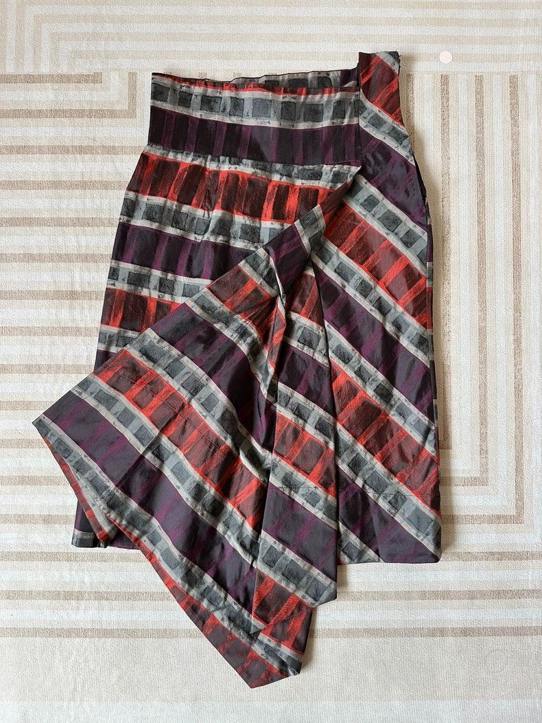 Vivienne Westwood Vivienne Westwood A half-length dress with irregular satin Size 26" / US 2 / IT 38 - 5 Thumbnail
