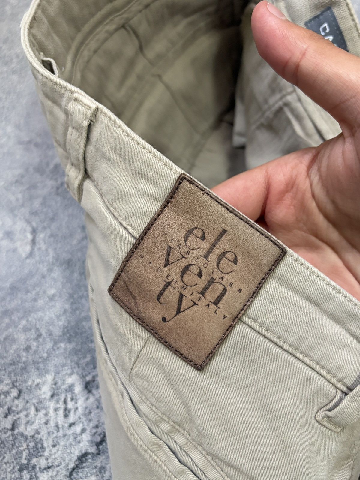 Eleventy Vtg Eleventy Milano Italy Cargo Pants Beige Khaki Trousers Size 27" / US 4 / IT 40 - 5 Thumbnail