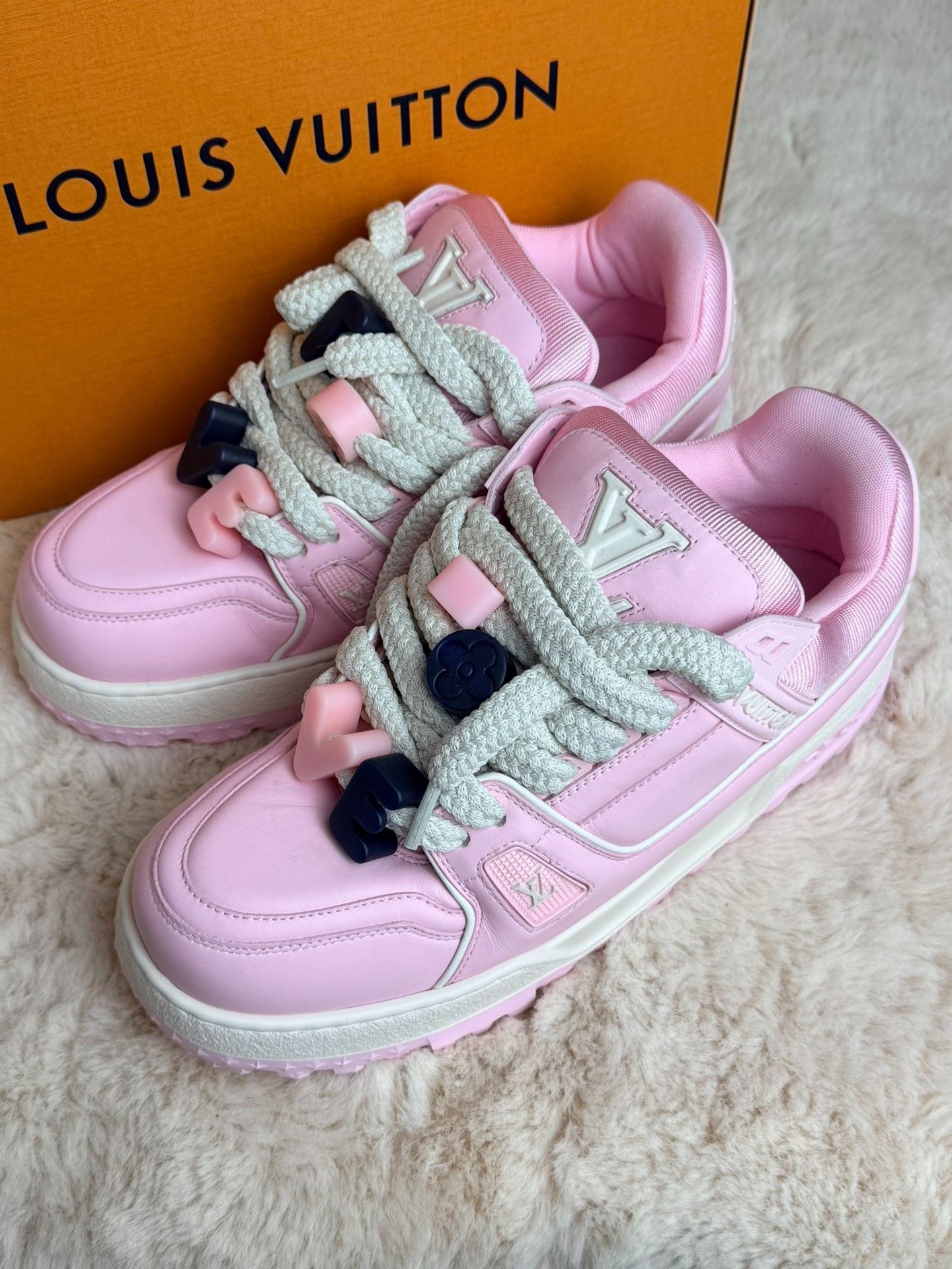 Louis Vuitton Louis Vuitton AIR MAX Pink Lowtop Sneakers us_7 Women Size US 7 / IT 37 - 1 Thumbnail