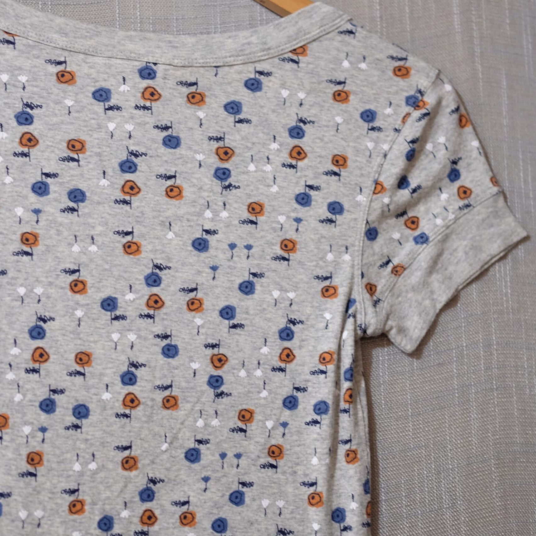 Vintage Arizona Jean Co. Short Sleeve Floral Knit Tee Grey Stretch Women's M #H72-4 Size 32" / US 10 / IT 46 - 7 Thumbnail