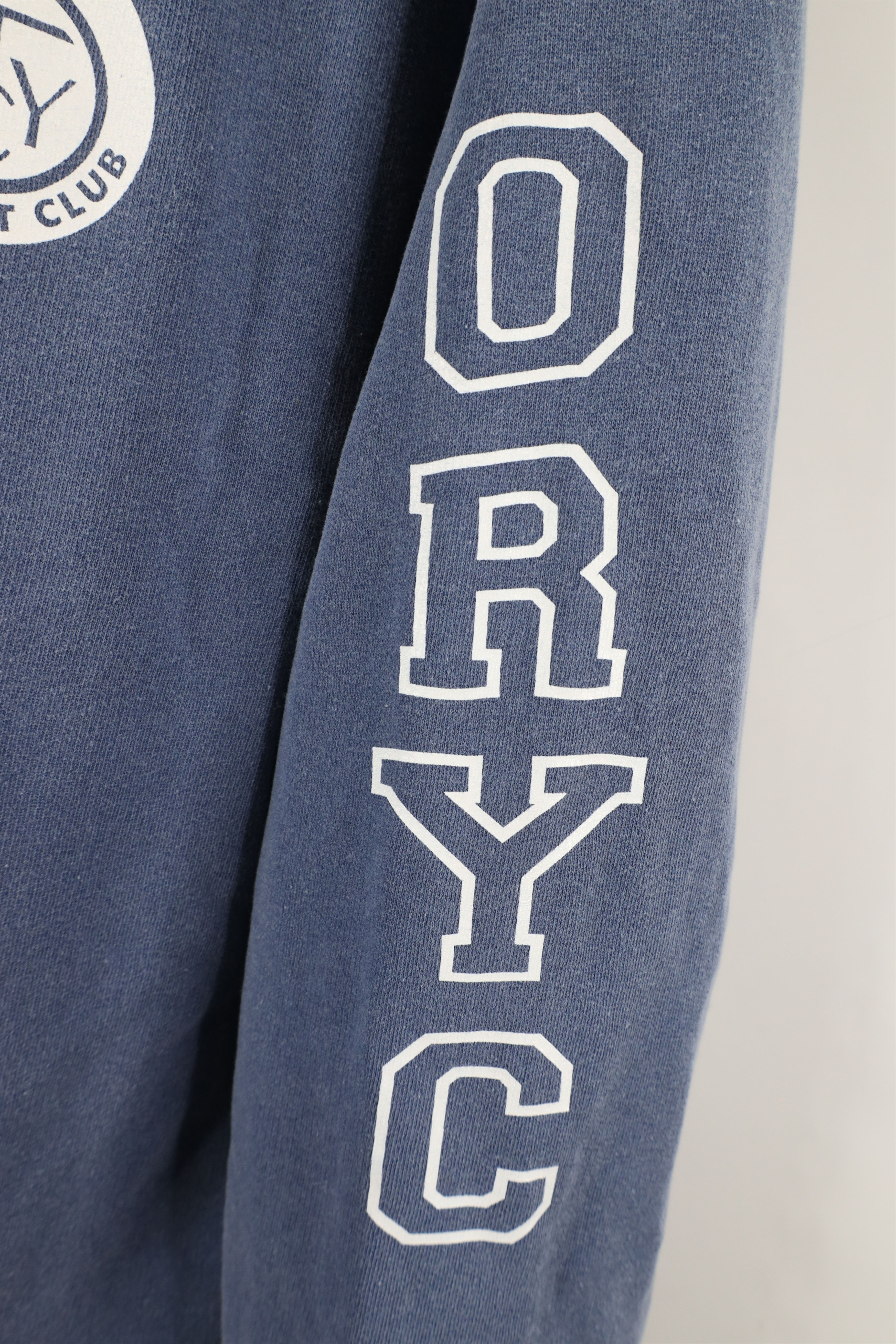 Vintage Vintage Y2K 2003 Toledo Ice Yacht Club Crewneck Sweatshirt Size US XL / EU 56 / 4 - 6 Thumbnail