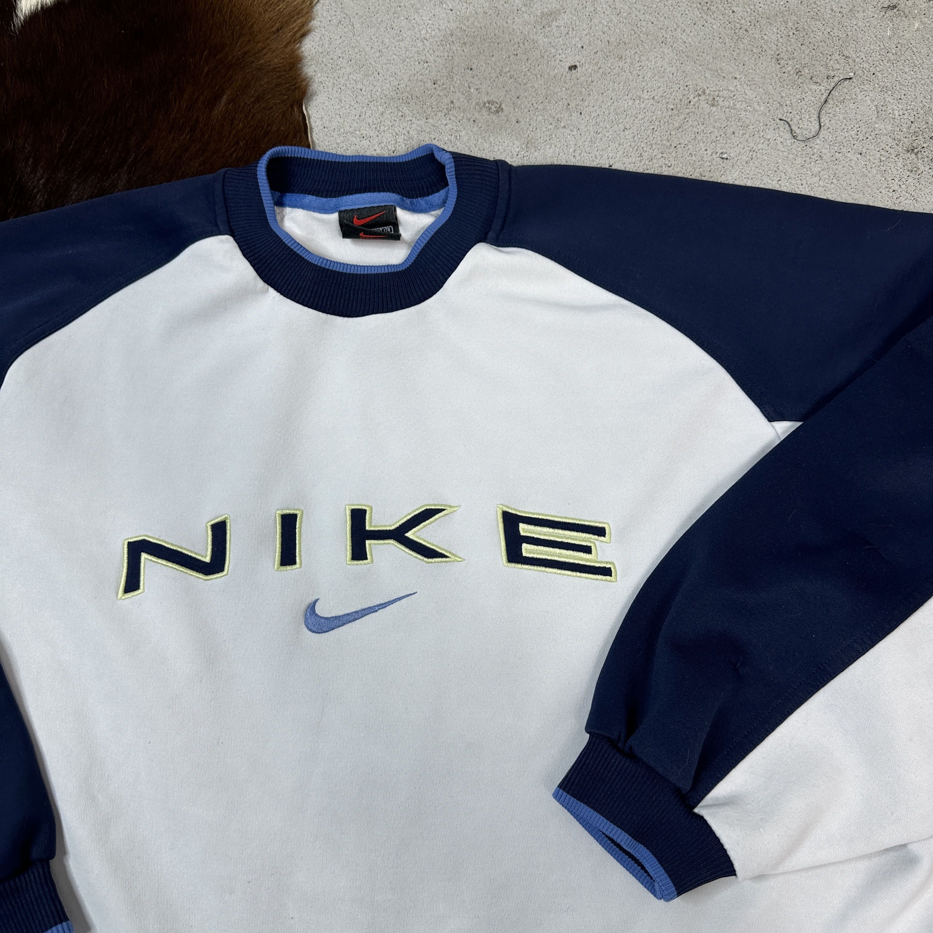 Nike × Vintage Vintage Nike 90s Sweatshirt Size US M / EU 48-50 / 2 - 4 Thumbnail