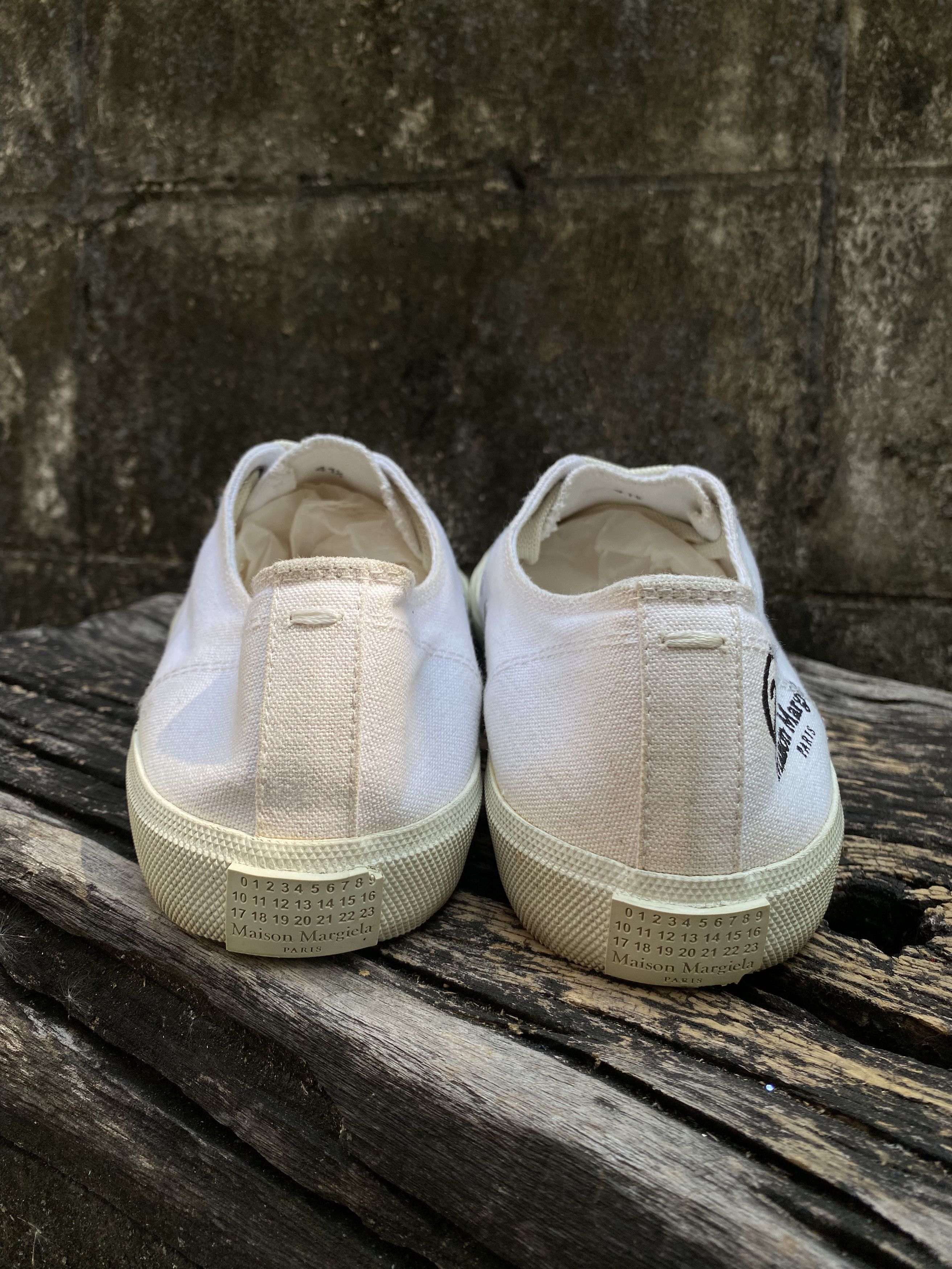 Maison Margiela Maison Margiela Tabi Canvas White EU41.5 Size US 8.5 / EU 41-42 - 4 Thumbnail