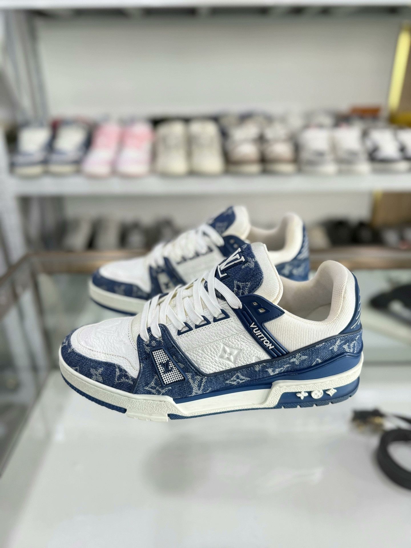 Louis Vuitton Louis Vuitton LV Trainer Blue White Size US 9 / EU 42 - 1 Thumbnail