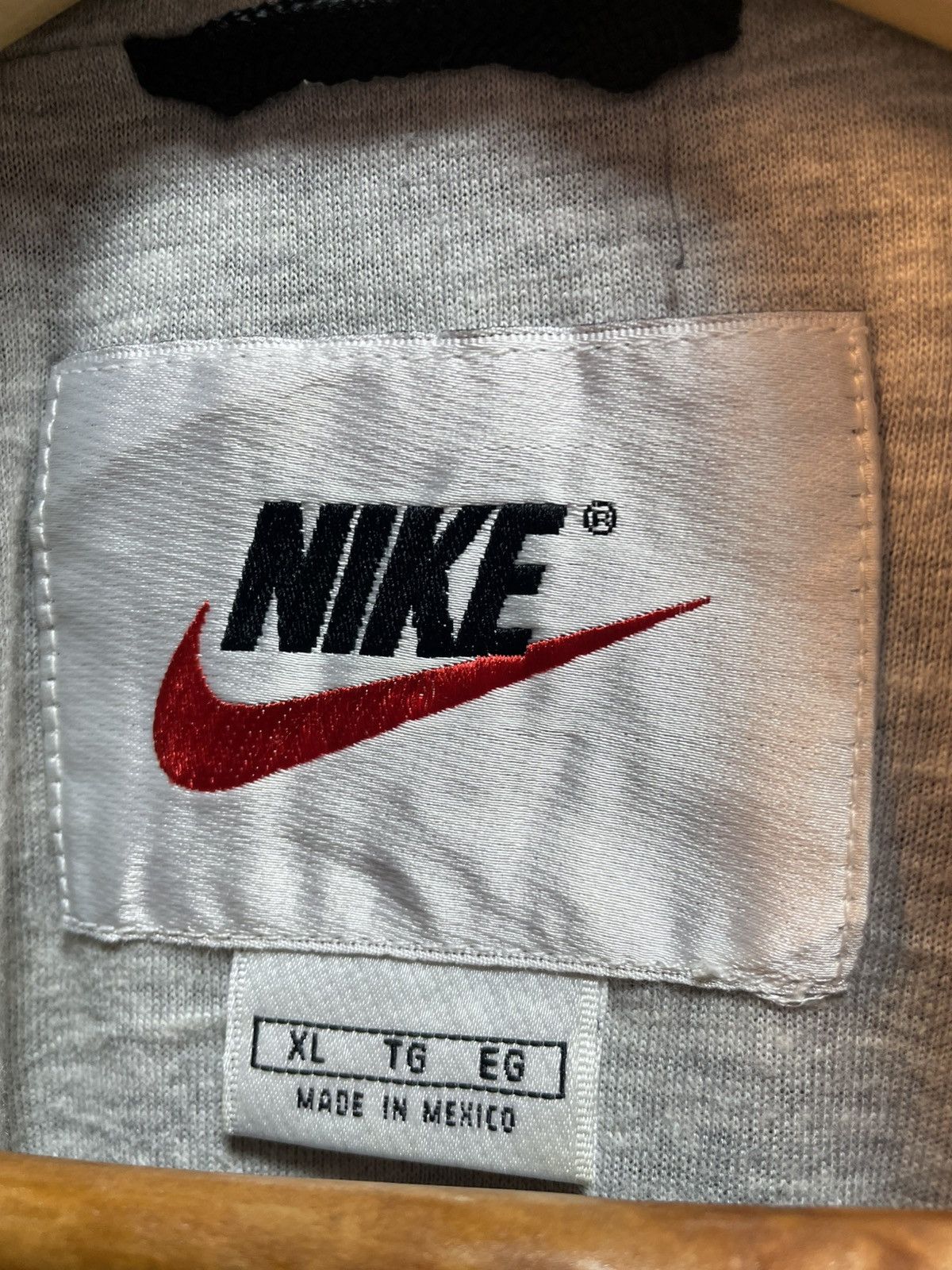 Nike Vintage Nike Team Hockey Windbreaker Jacket Size US XL / EU 56 / 4 - 4 Thumbnail