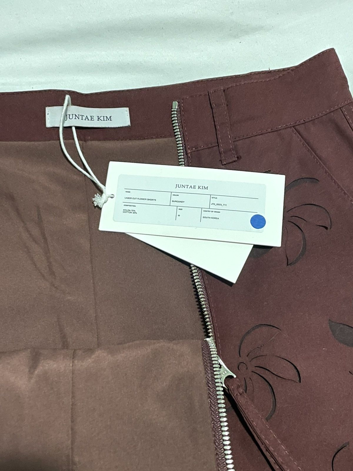 Juntae Kim JUNTAE KIM Red Floral-appliqué 🌺Bermuda Shorts Size US 30 / EU 46 - 16 Thumbnail