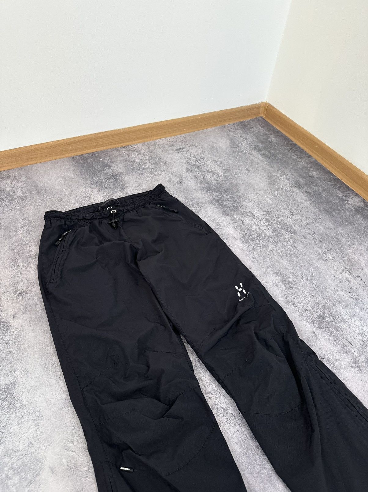 Haglofs Vintage Haglofs Gorpcore Windstopper Shell Hiking Aero Pants Size US 32 / EU 48 - 4 Thumbnail