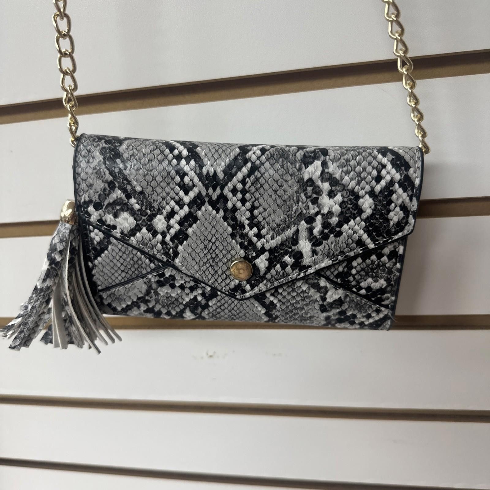 The Unbranded Brand Snake Print Box Bag Chain Black White Gold Tone Chain Size ONE SIZE - 3 Thumbnail