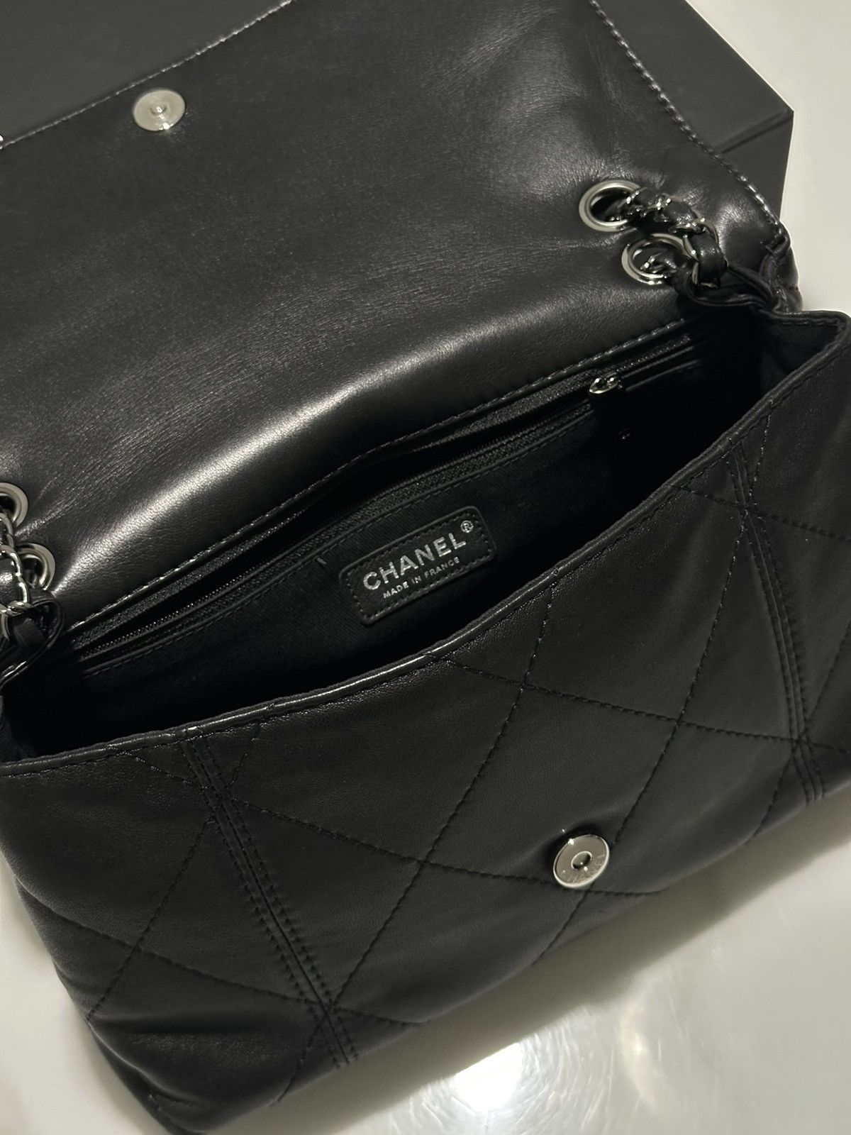 Chanel CHANEL - Lambskin Quilted Large Soft Touch Flap Size ONE SIZE - 9 Thumbnail